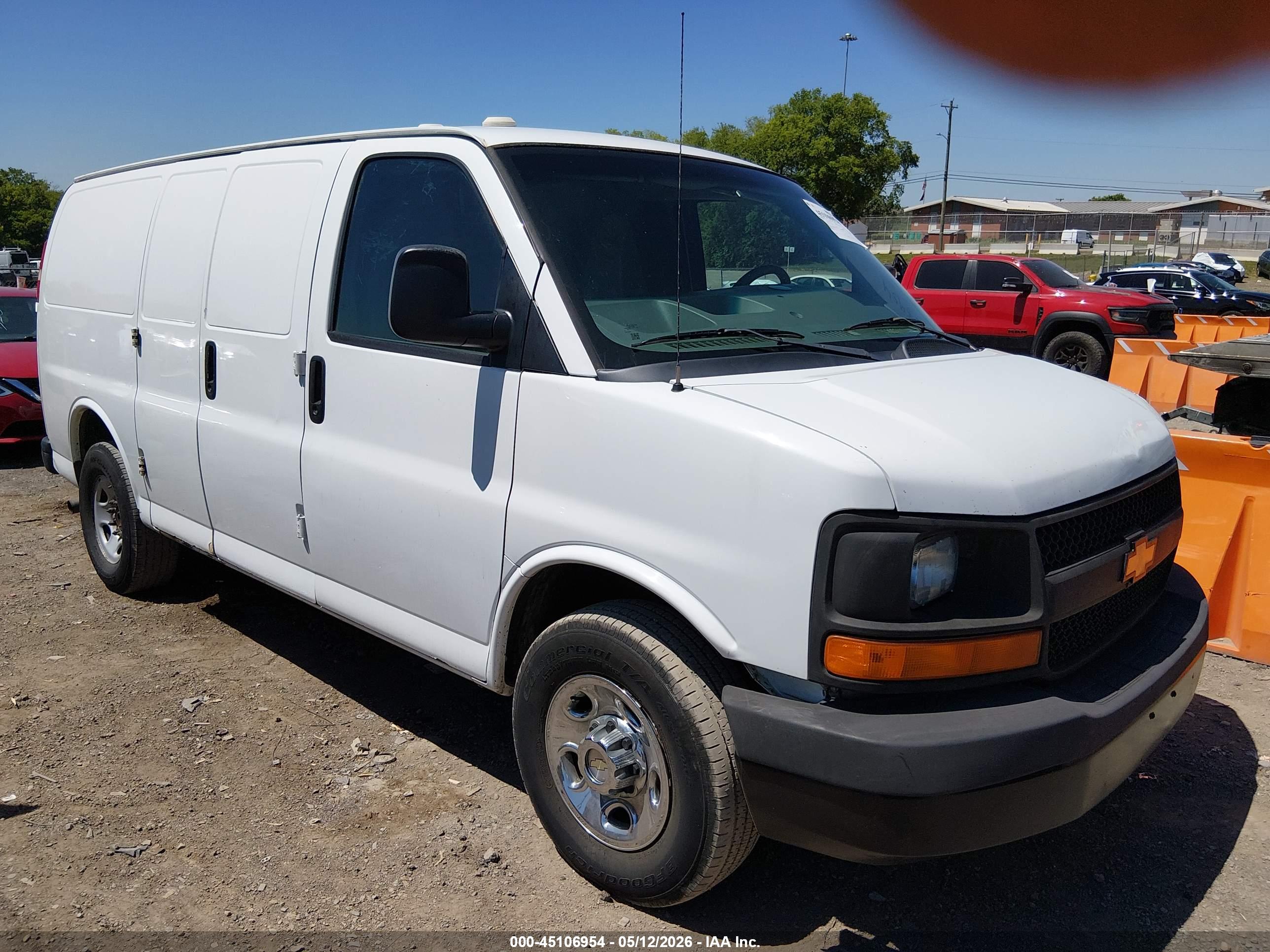 CHEVROLET EXPRESS image 6