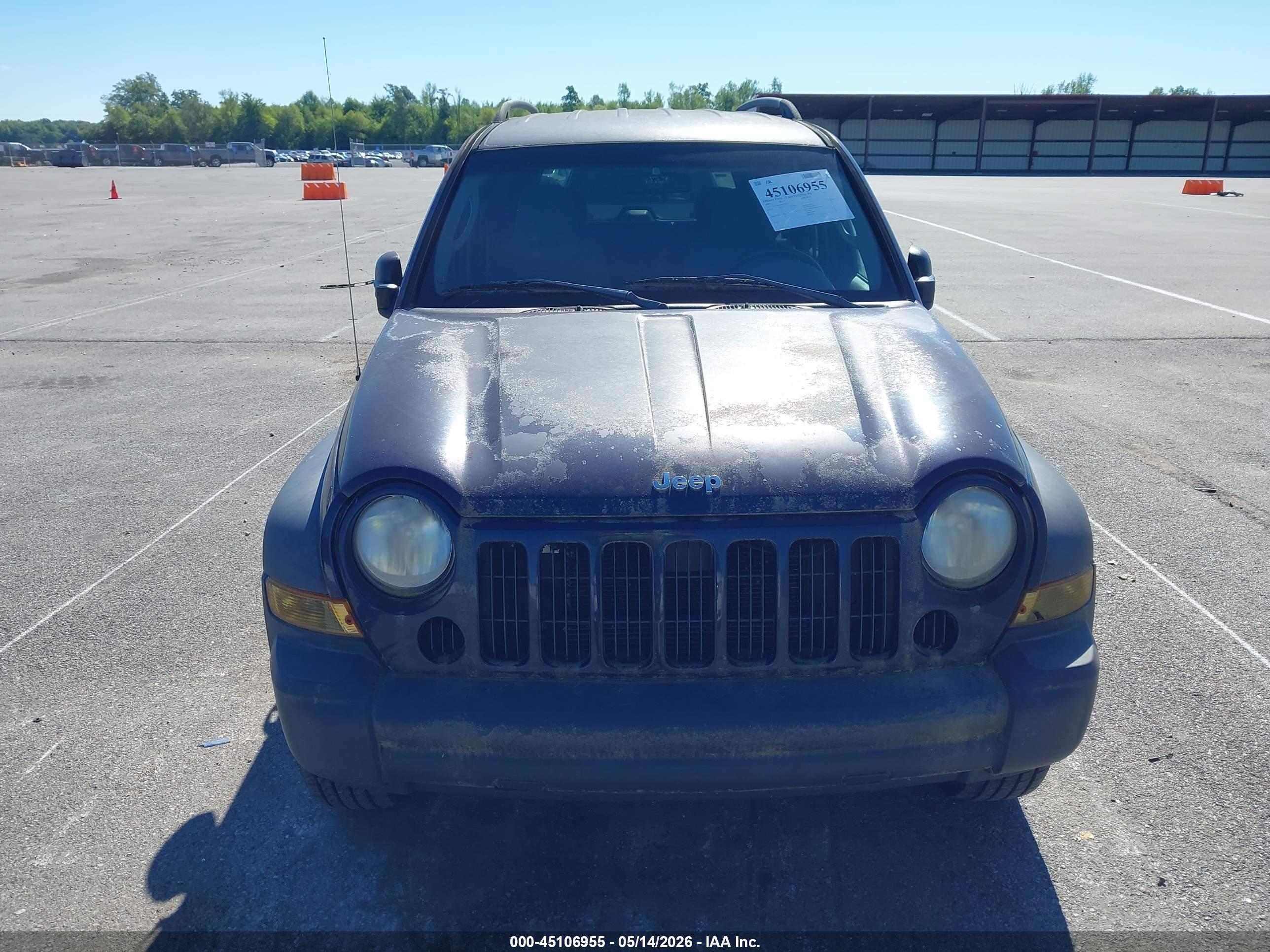 JEEP LIBERTY image 6
