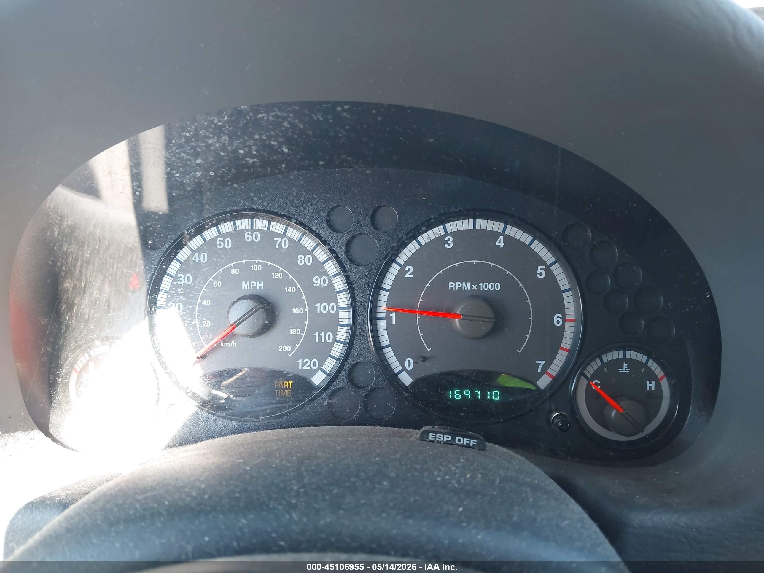 JEEP LIBERTY image 7