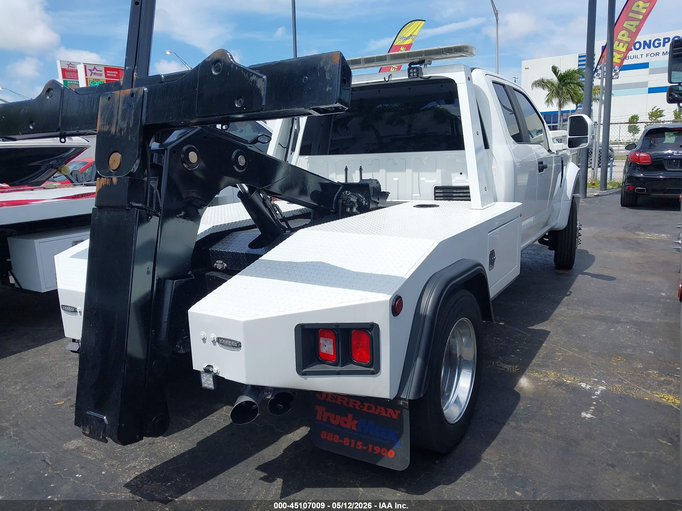 FORD F-550 image 4