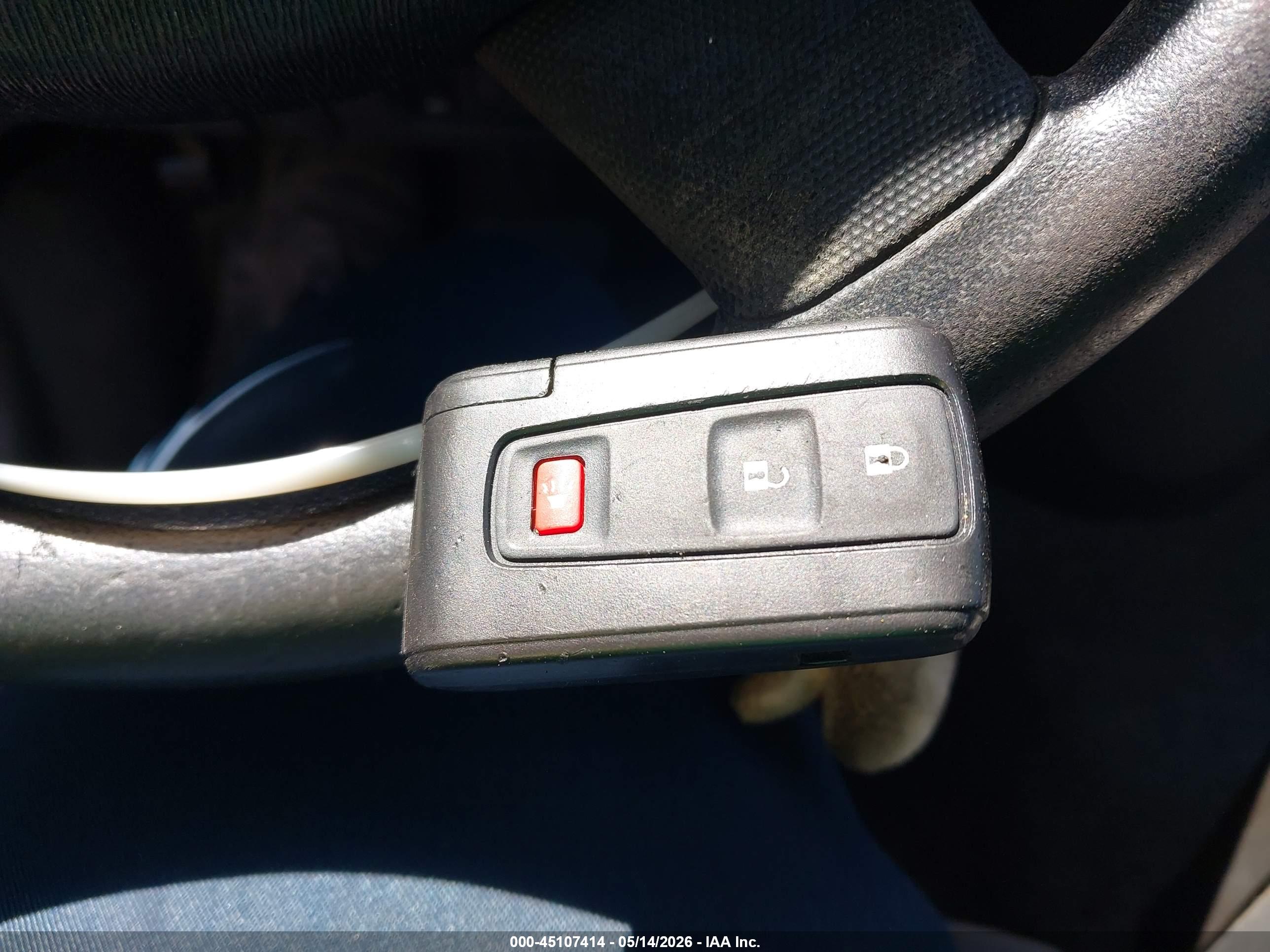 TOYOTA PRIUS image 11