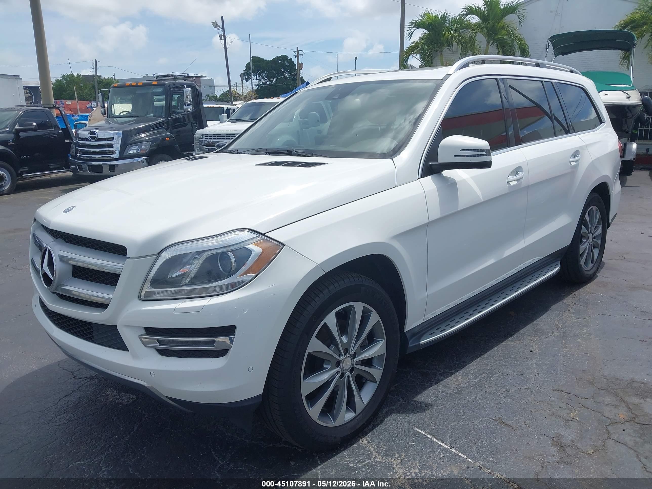 MERCEDES-BENZ GL image 2