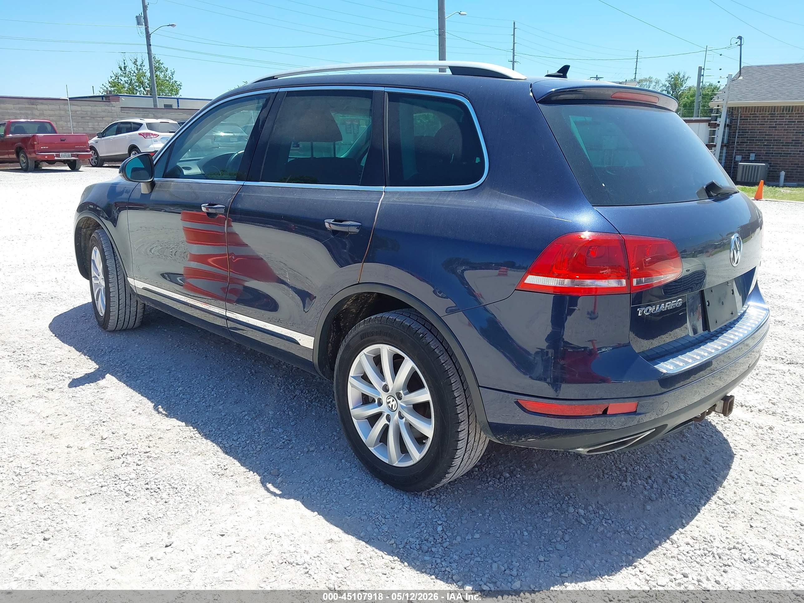 VOLKSWAGEN TOUAREG image 3