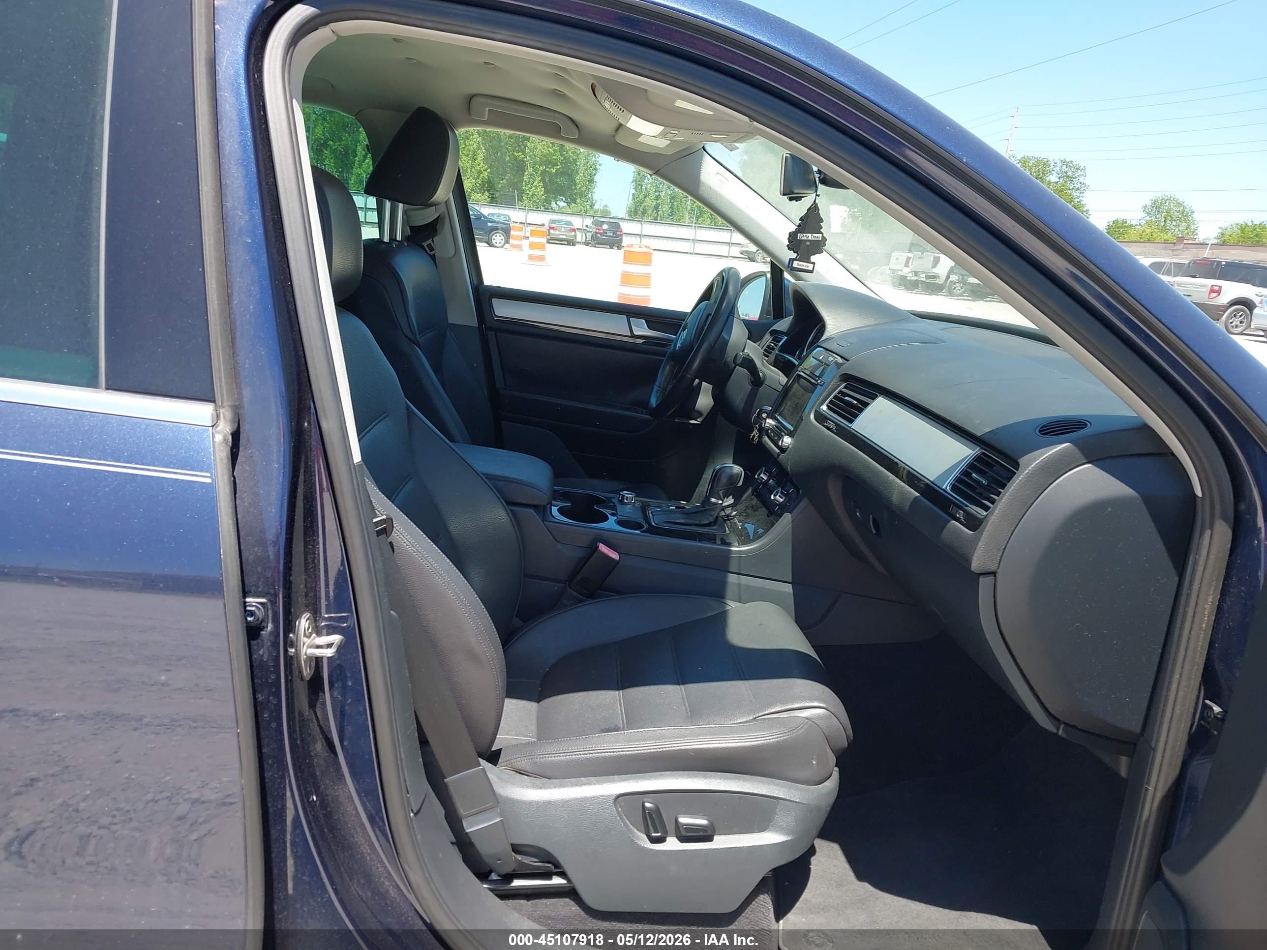 VOLKSWAGEN TOUAREG image 5