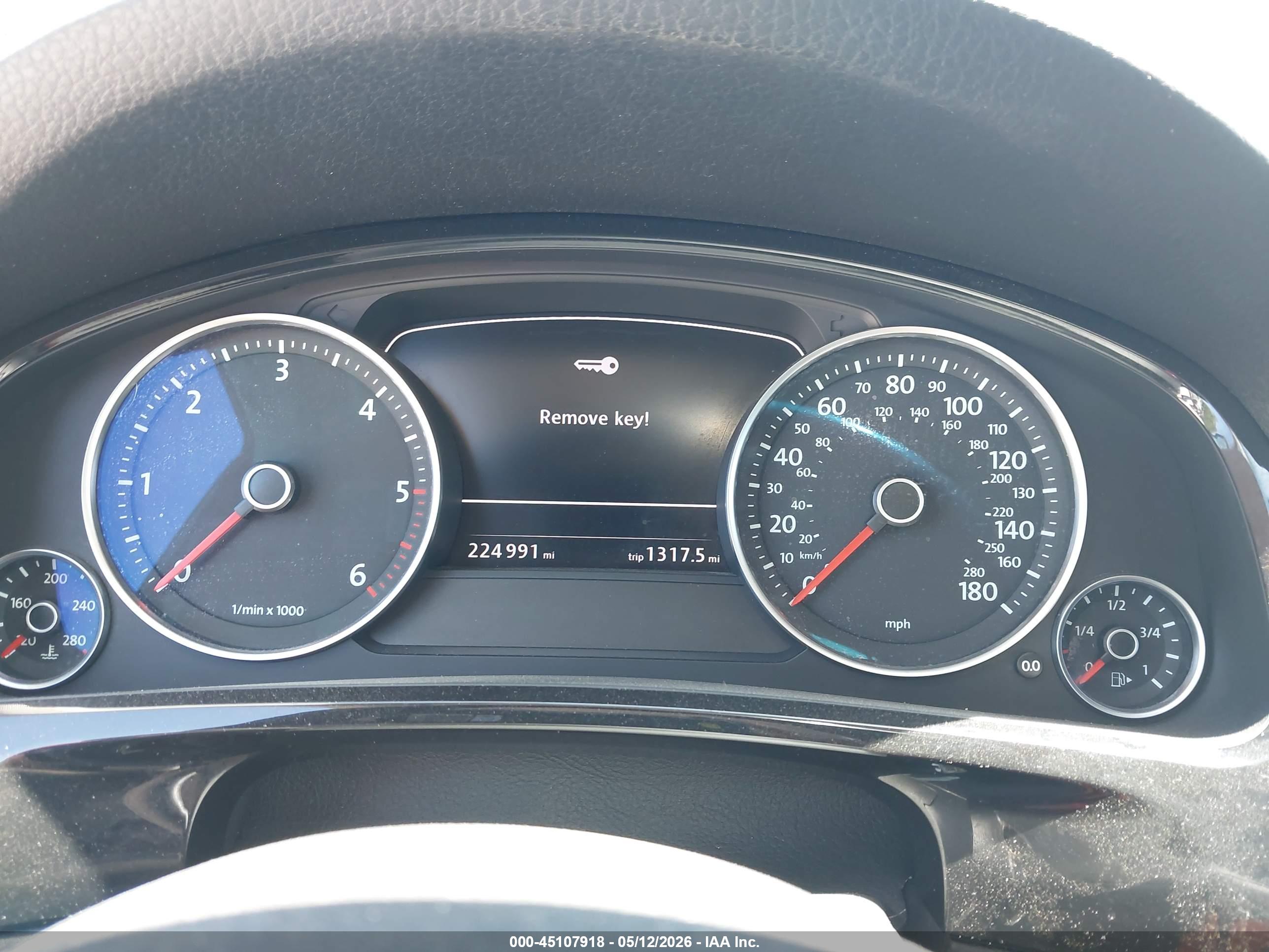VOLKSWAGEN TOUAREG image 7