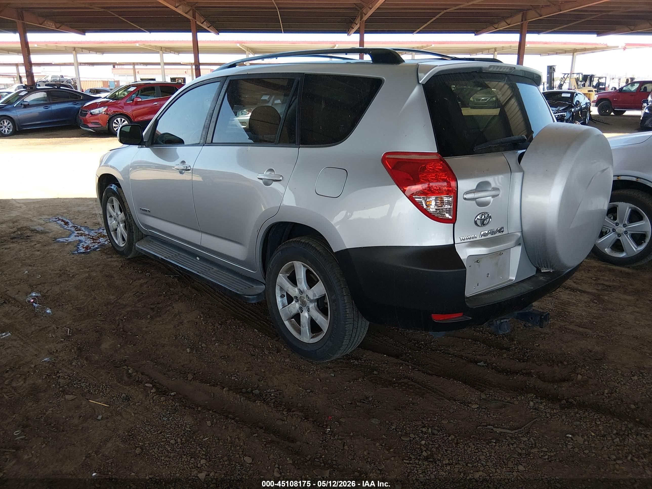 TOYOTA RAV4 image 3