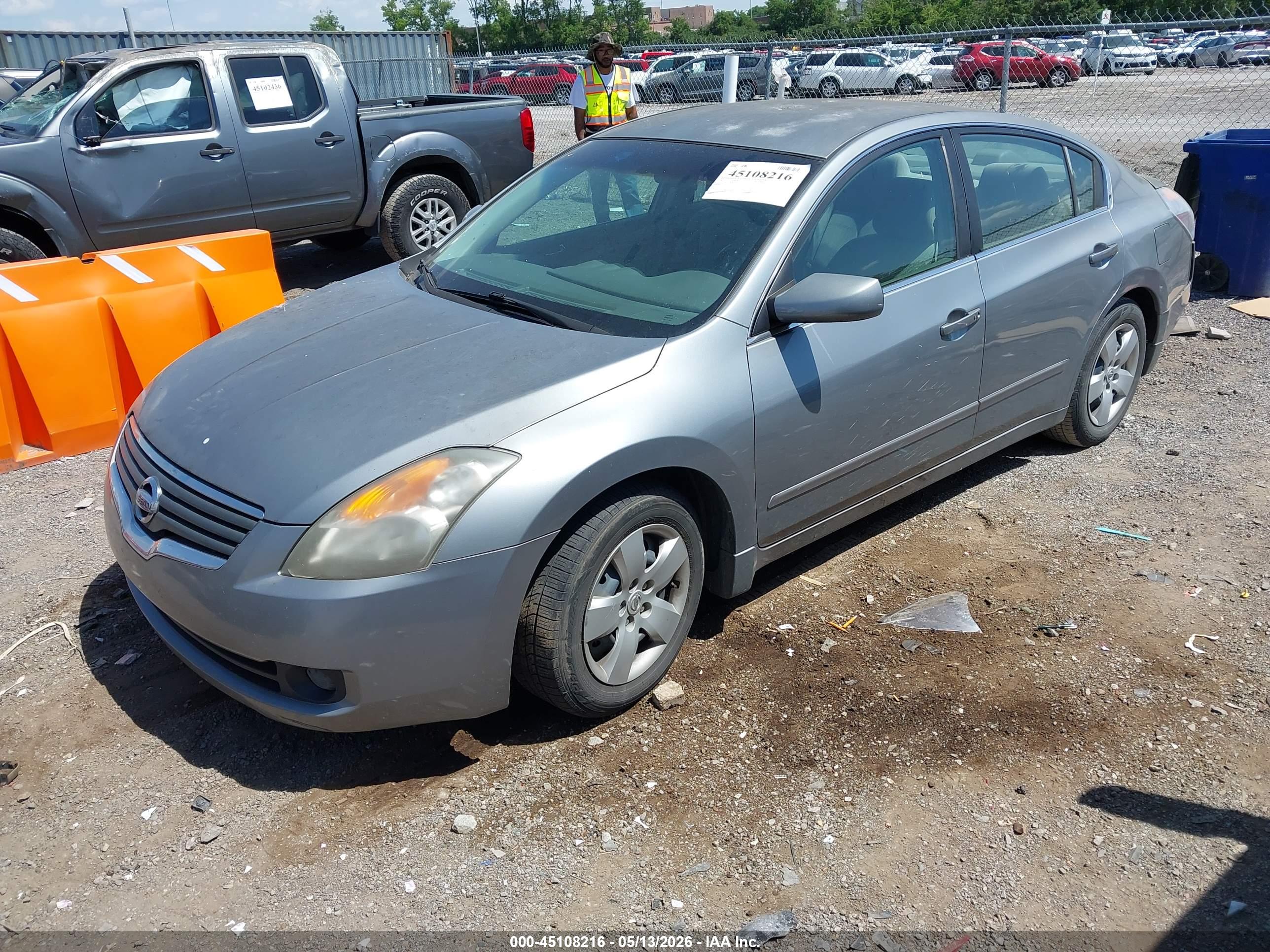NISSAN ALTIMA image 2