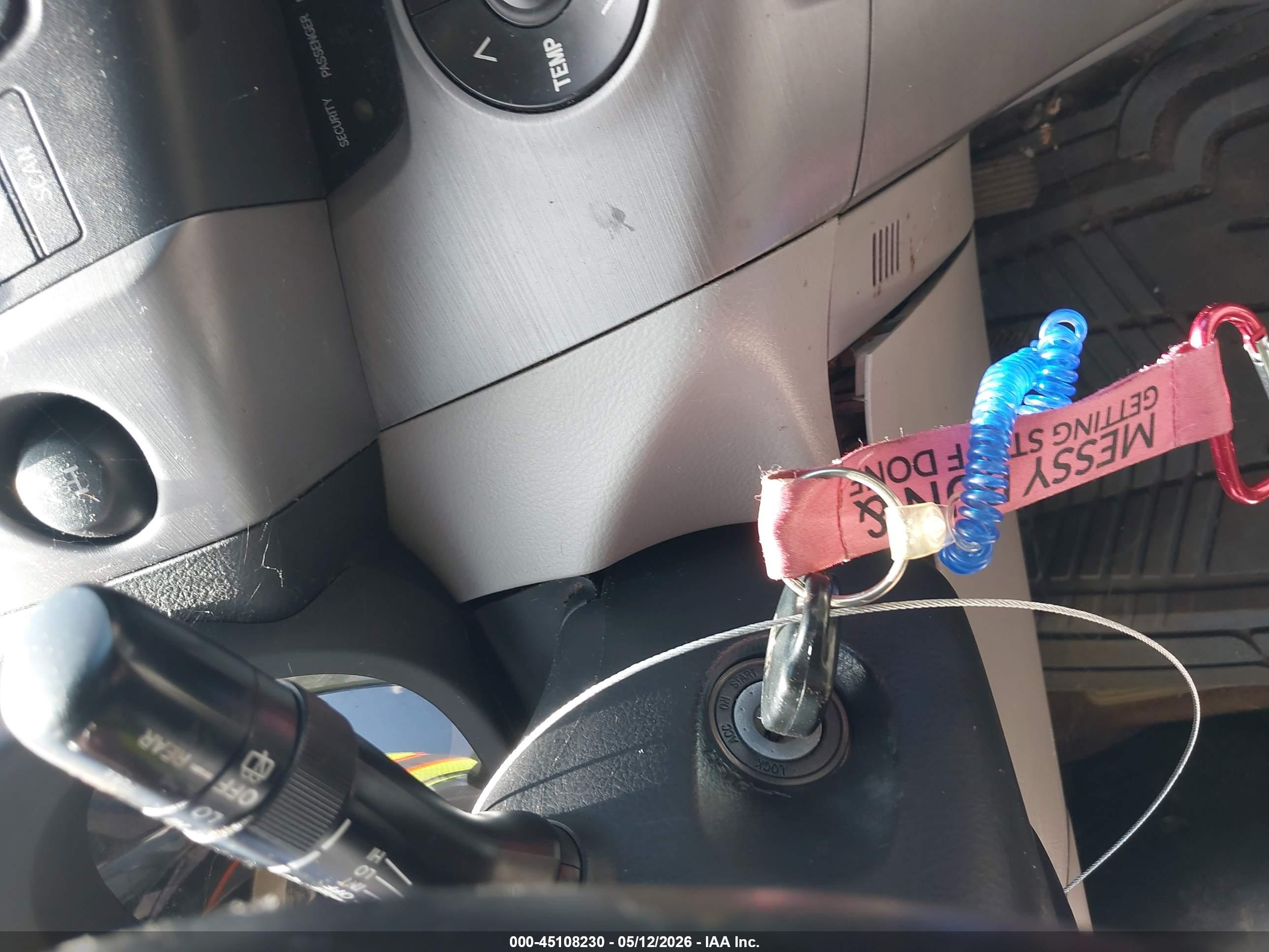 TOYOTA RAV4 image 11