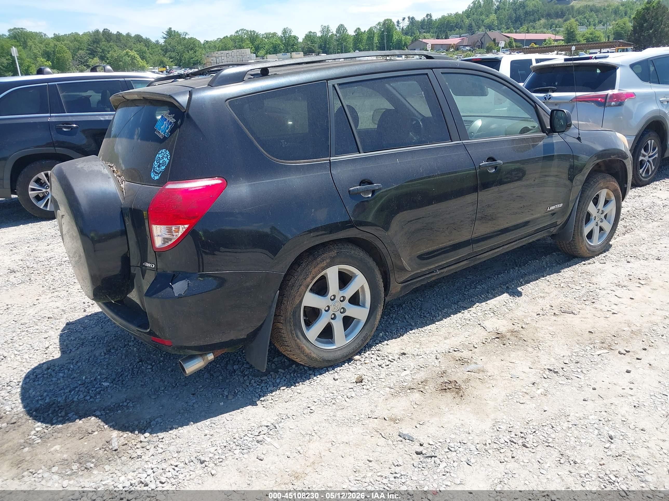 TOYOTA RAV4 image 4
