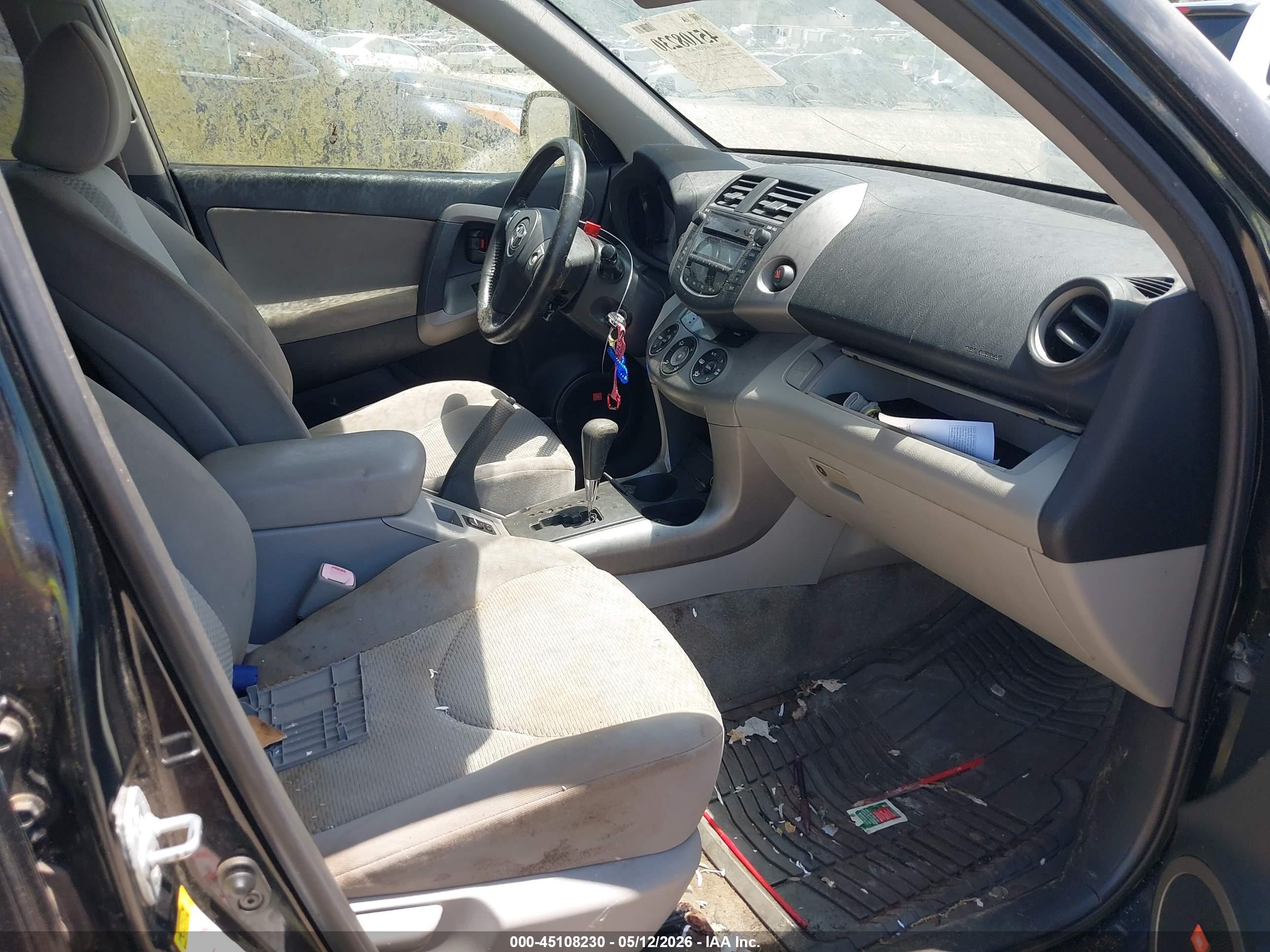 TOYOTA RAV4 image 5