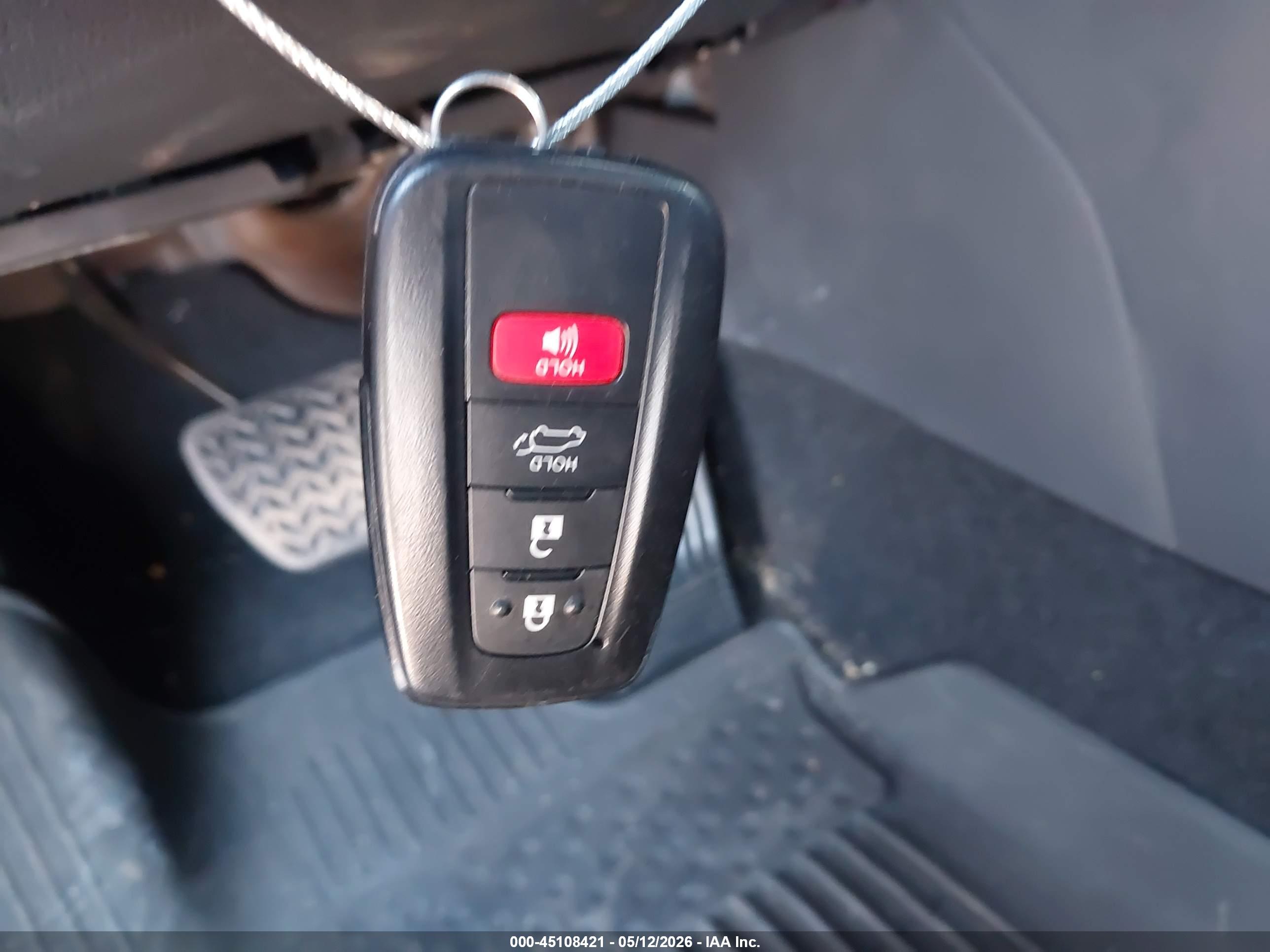 TOYOTA RAV4 image 11
