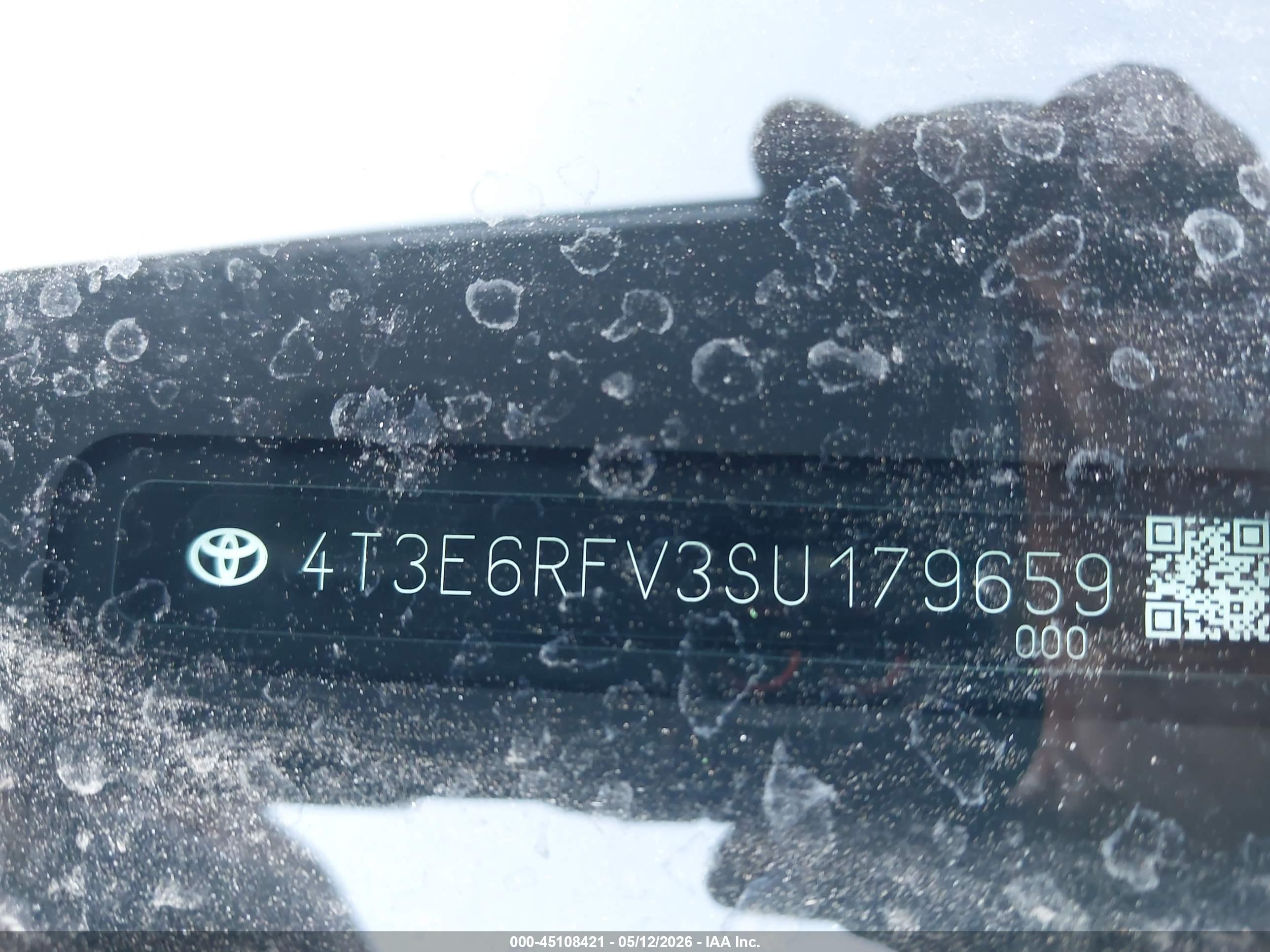 TOYOTA RAV4 image 9