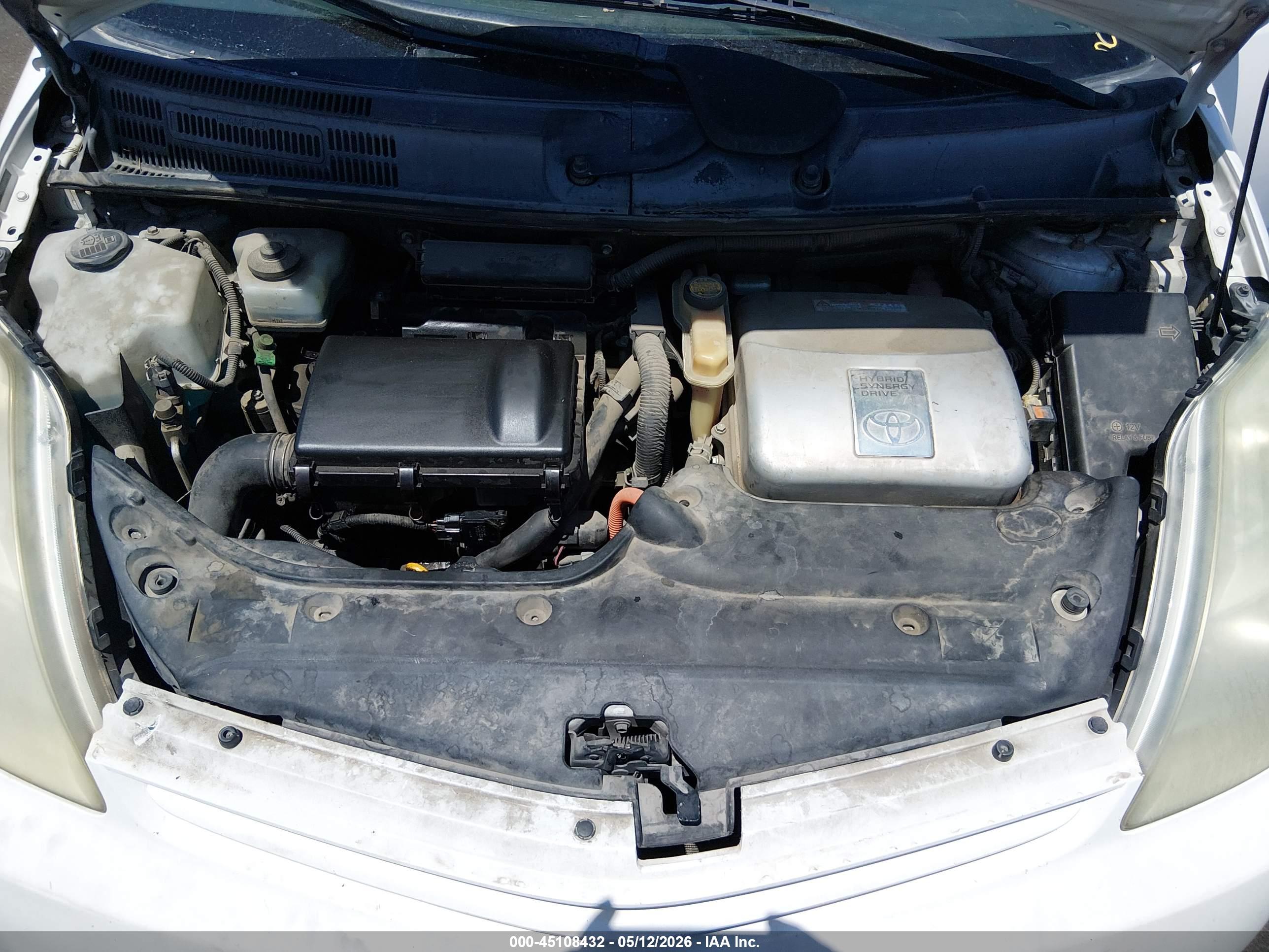 TOYOTA PRIUS image 10