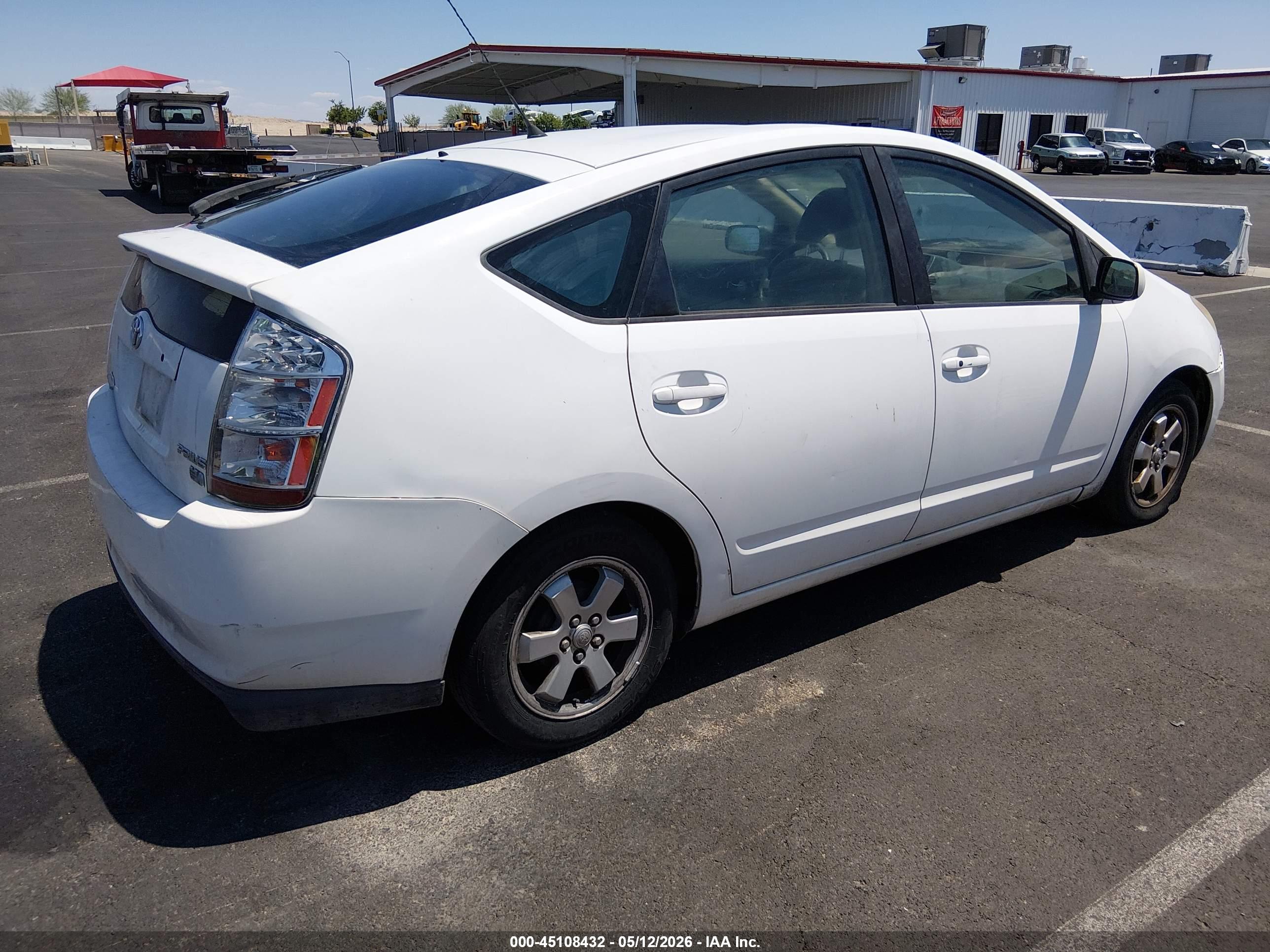 TOYOTA PRIUS image 4