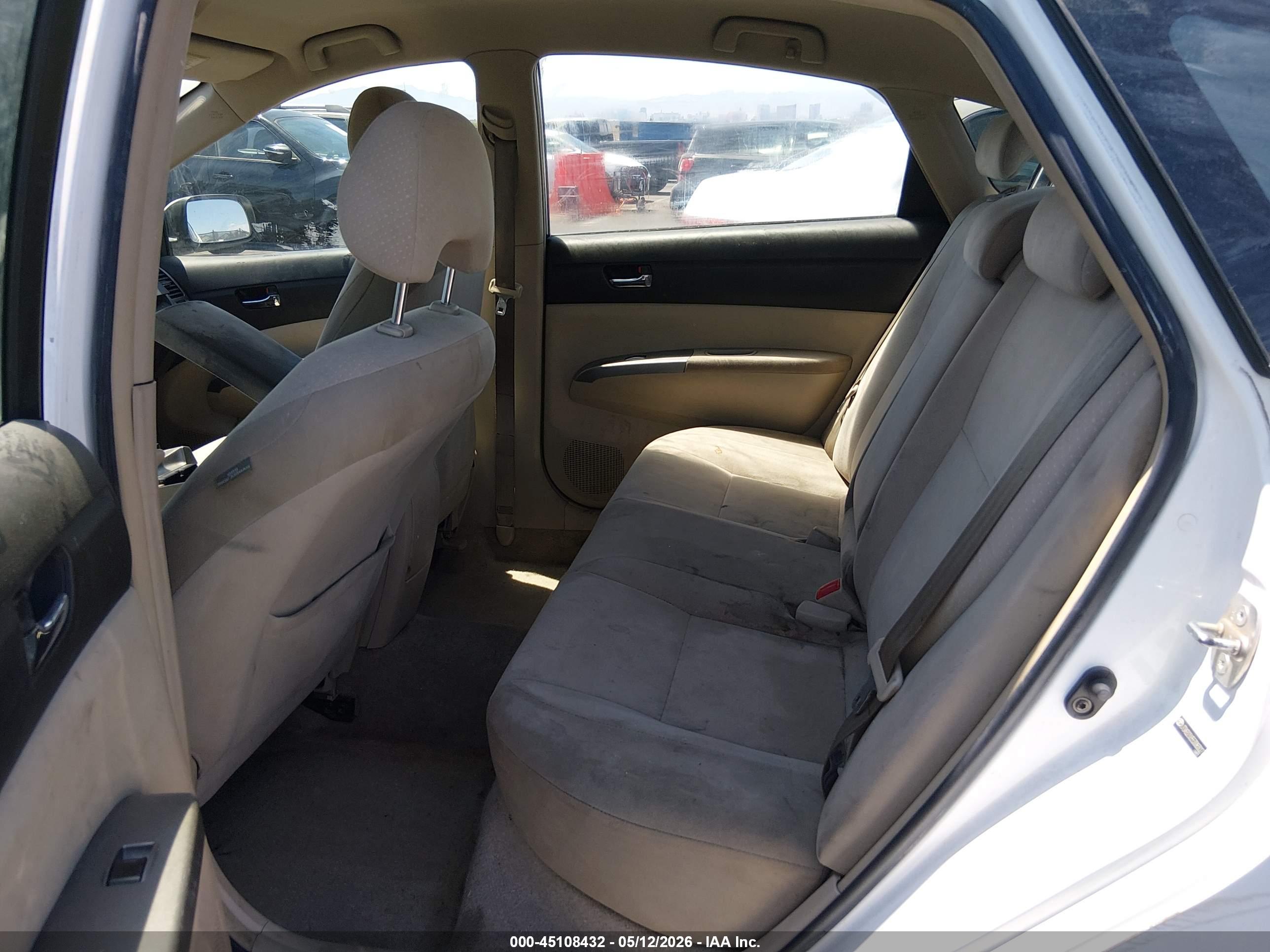 TOYOTA PRIUS image 8