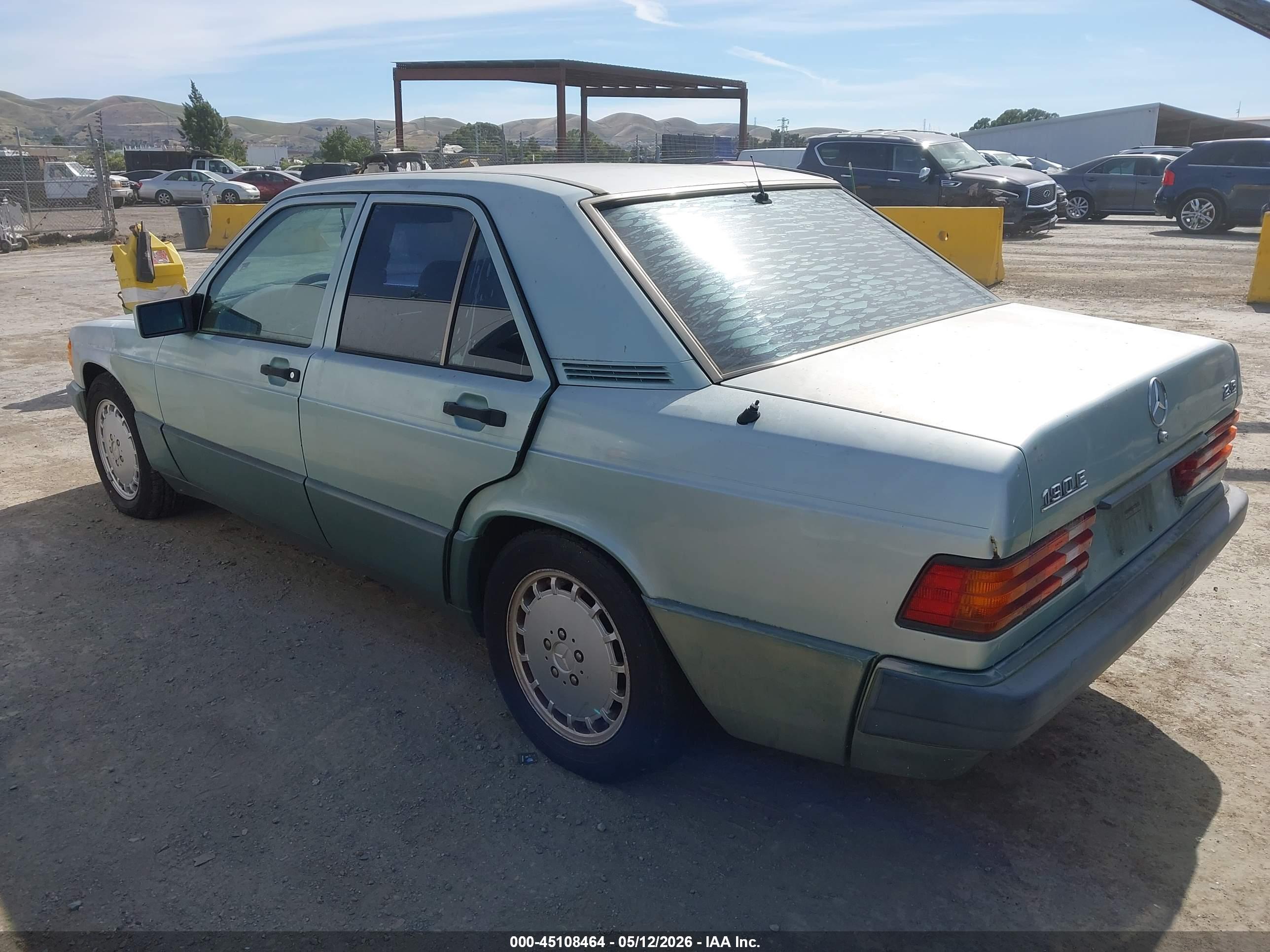 MERCEDES-BENZ 190 image 3