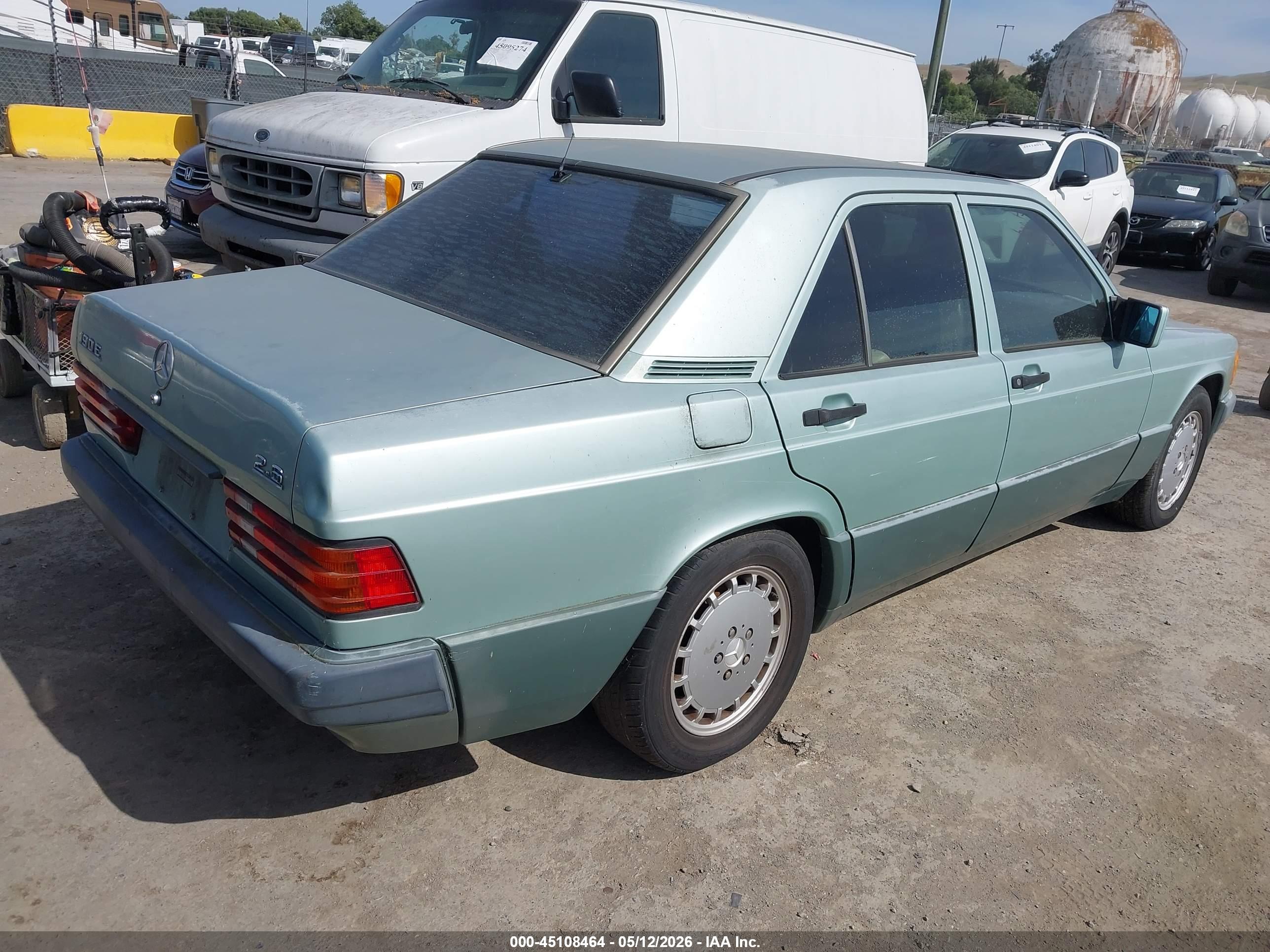 MERCEDES-BENZ 190 image 4