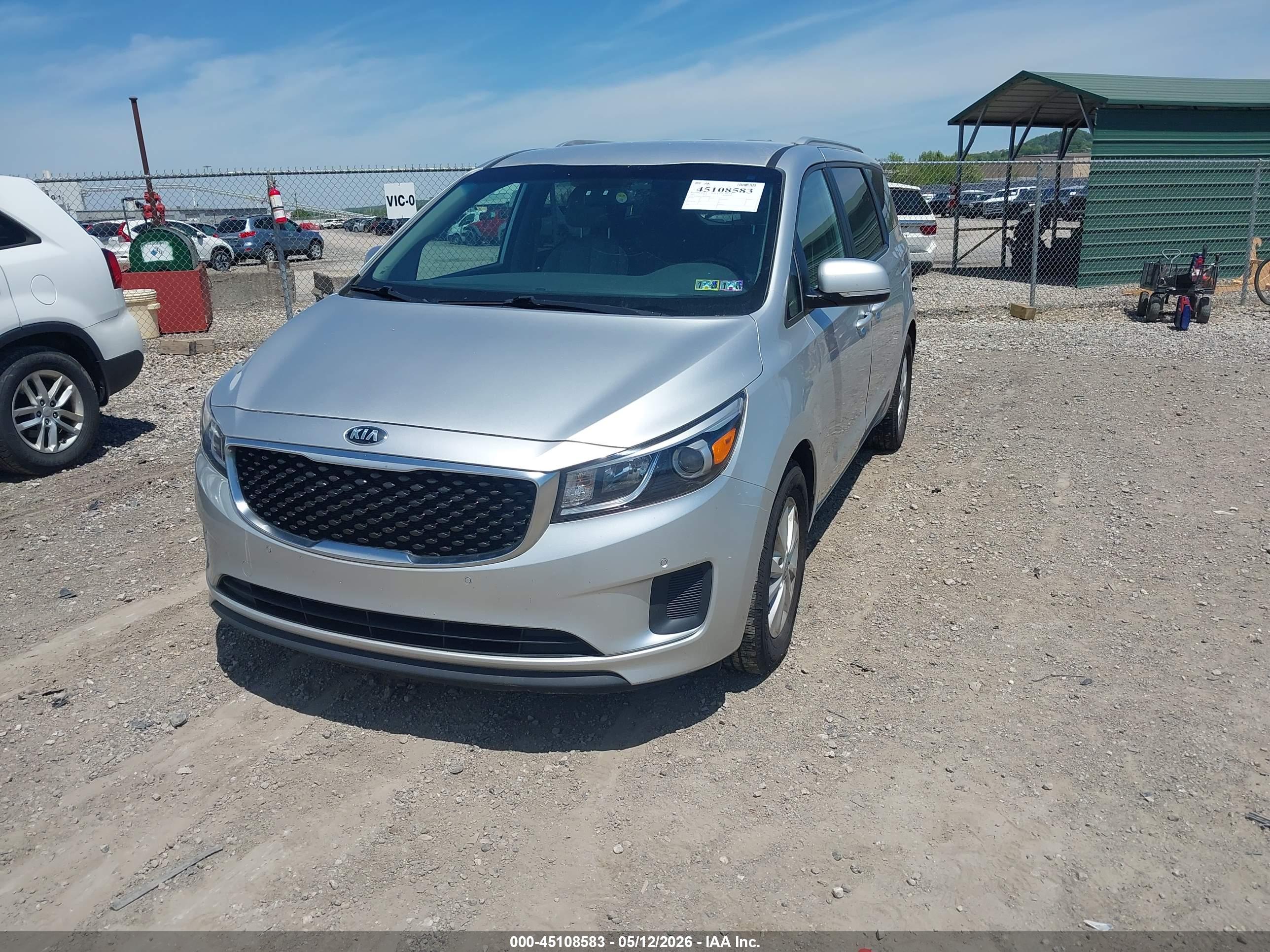 KIA SEDONA image 2