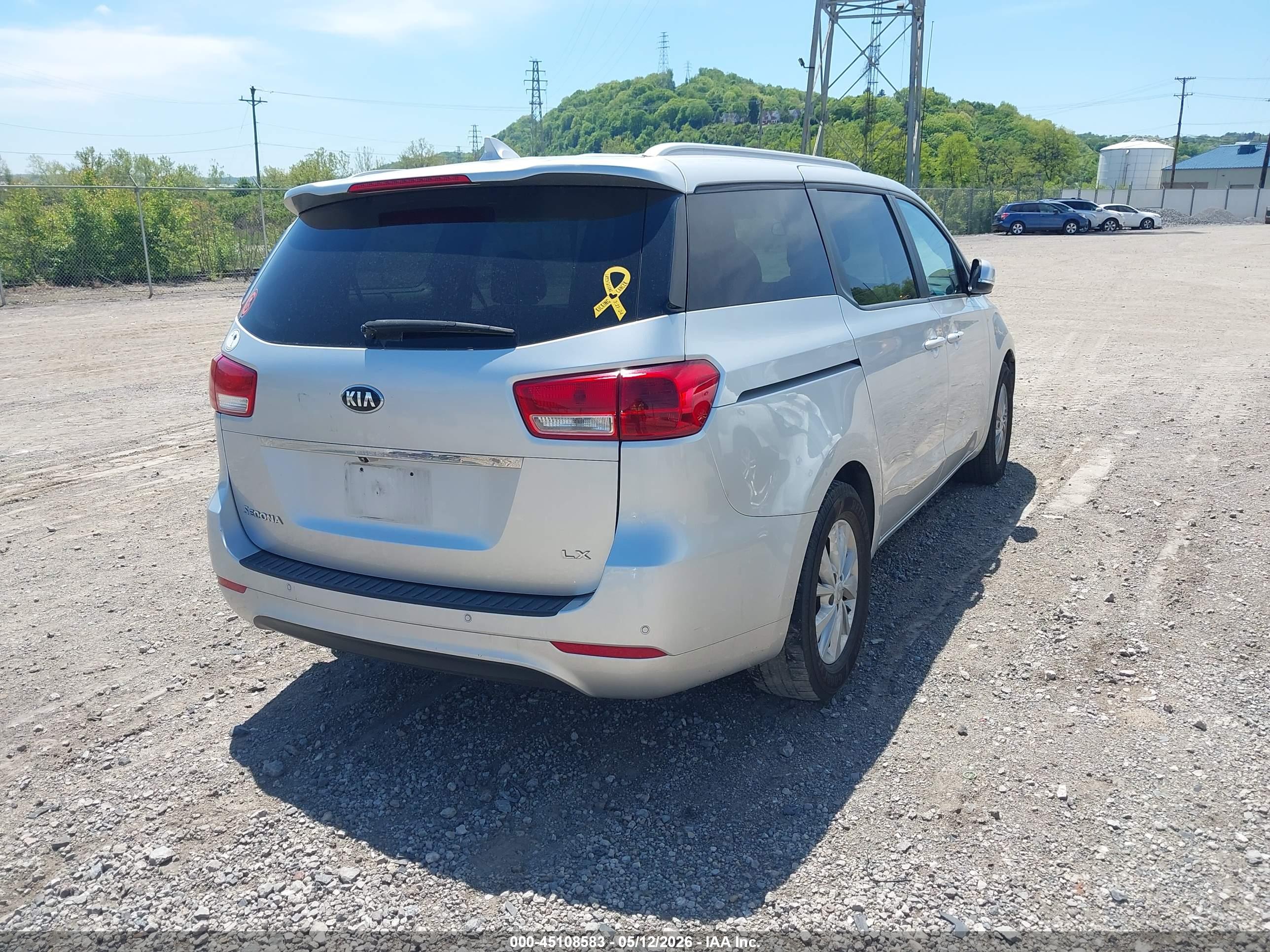 KIA SEDONA image 4