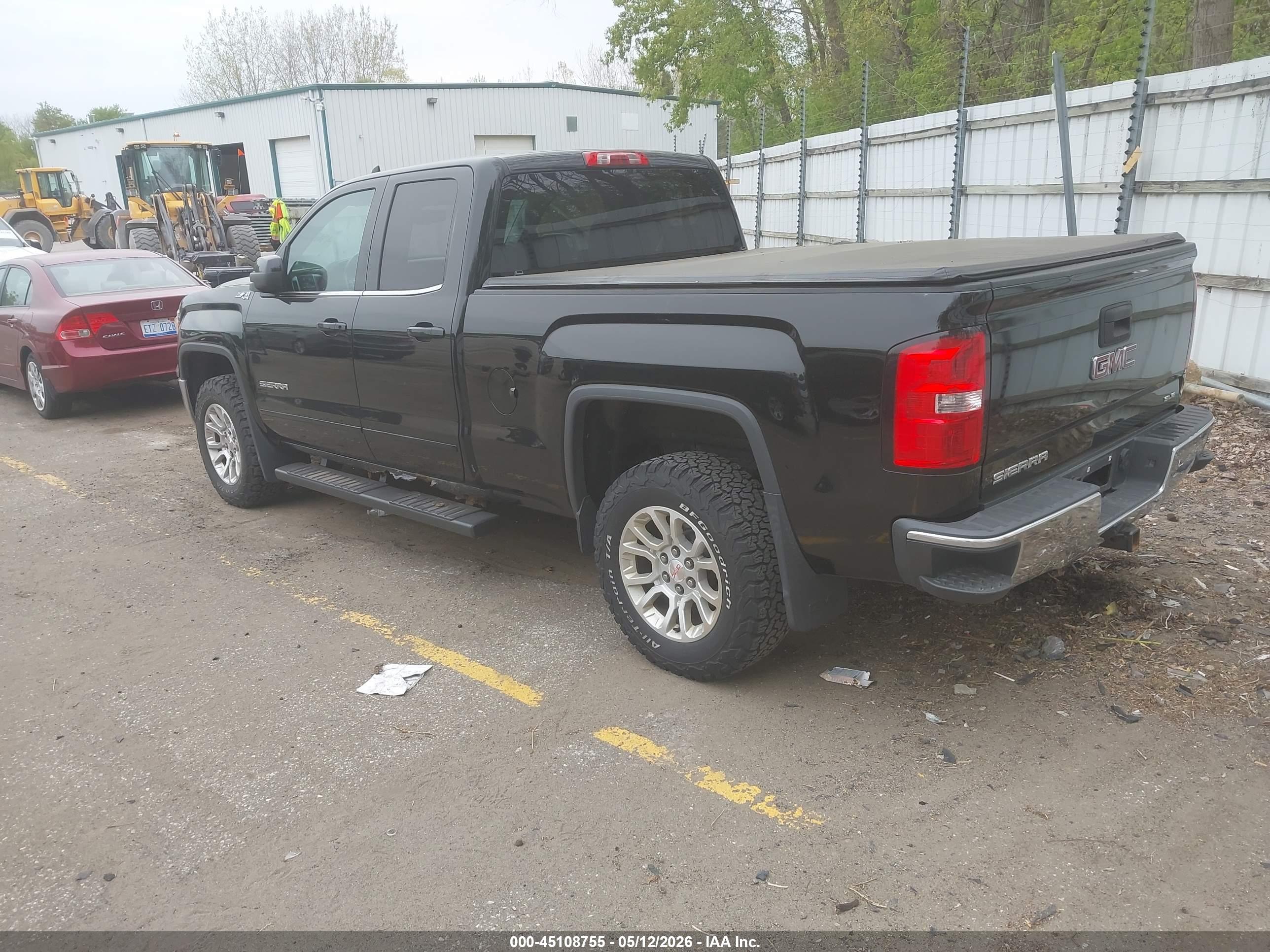 GMC SIERRA image 3