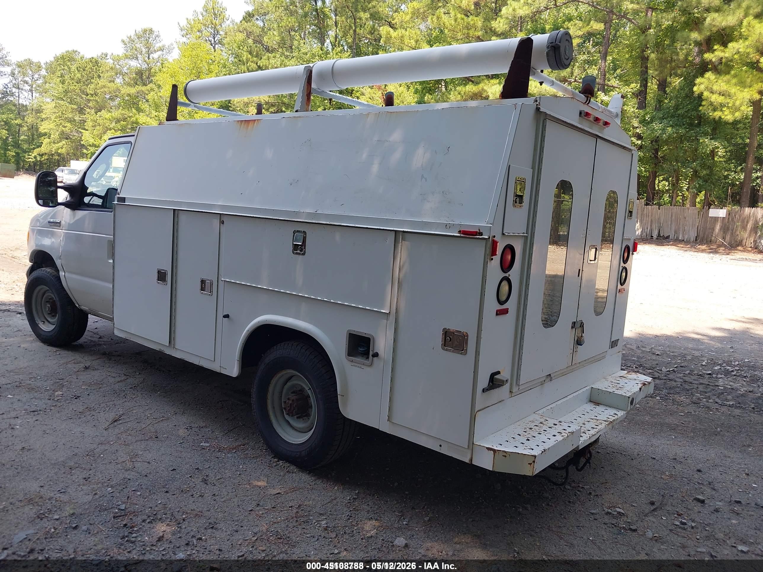 FORD E-350 image 3