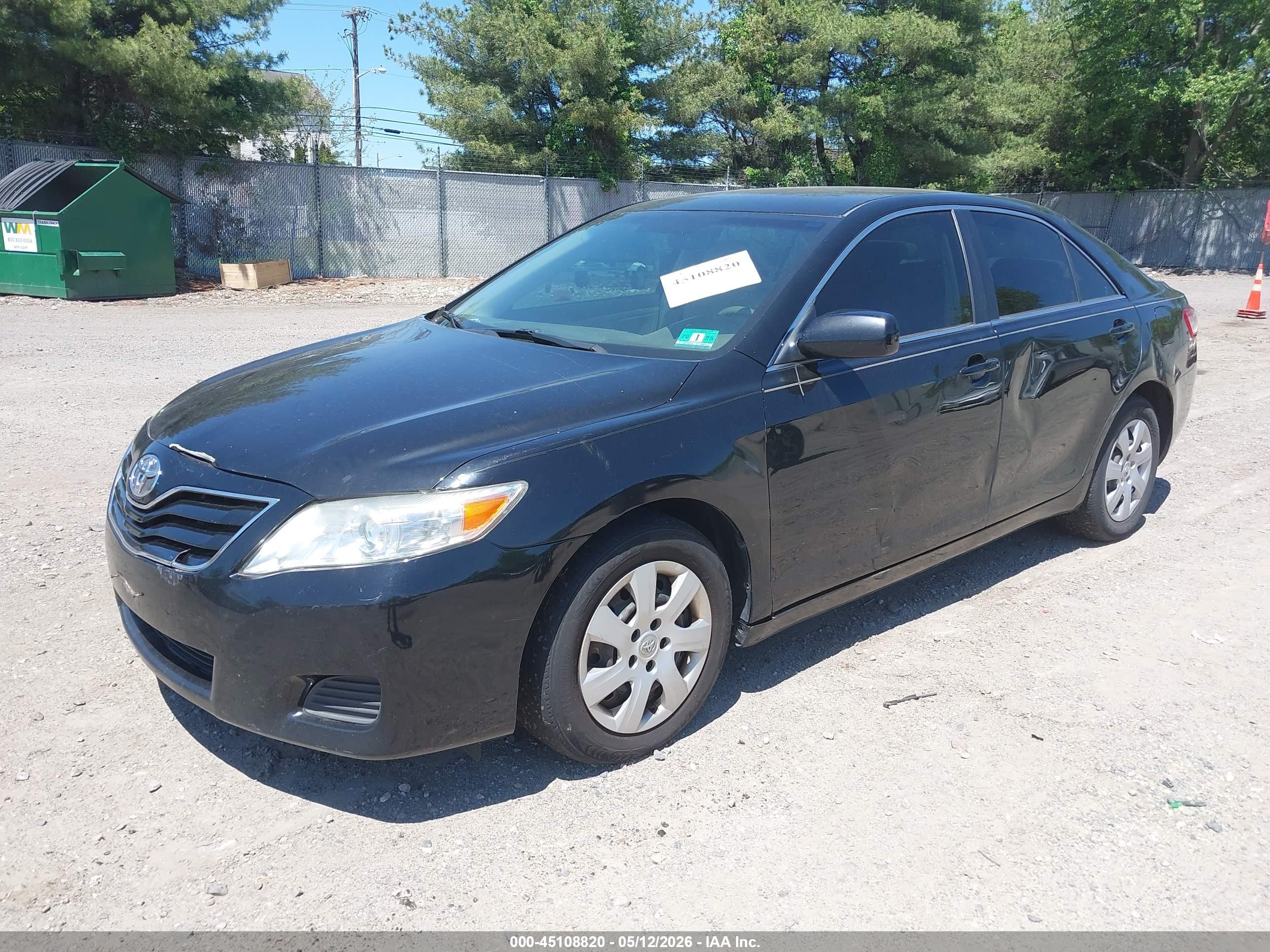 TOYOTA CAMRY image 2