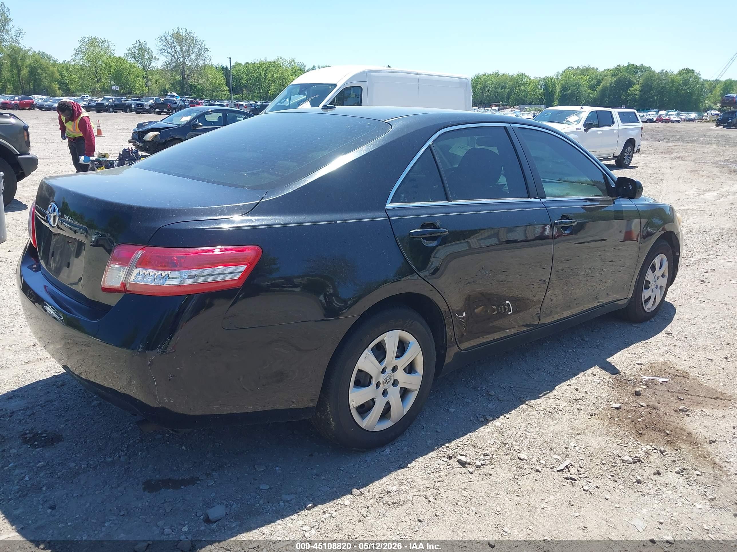 TOYOTA CAMRY image 4
