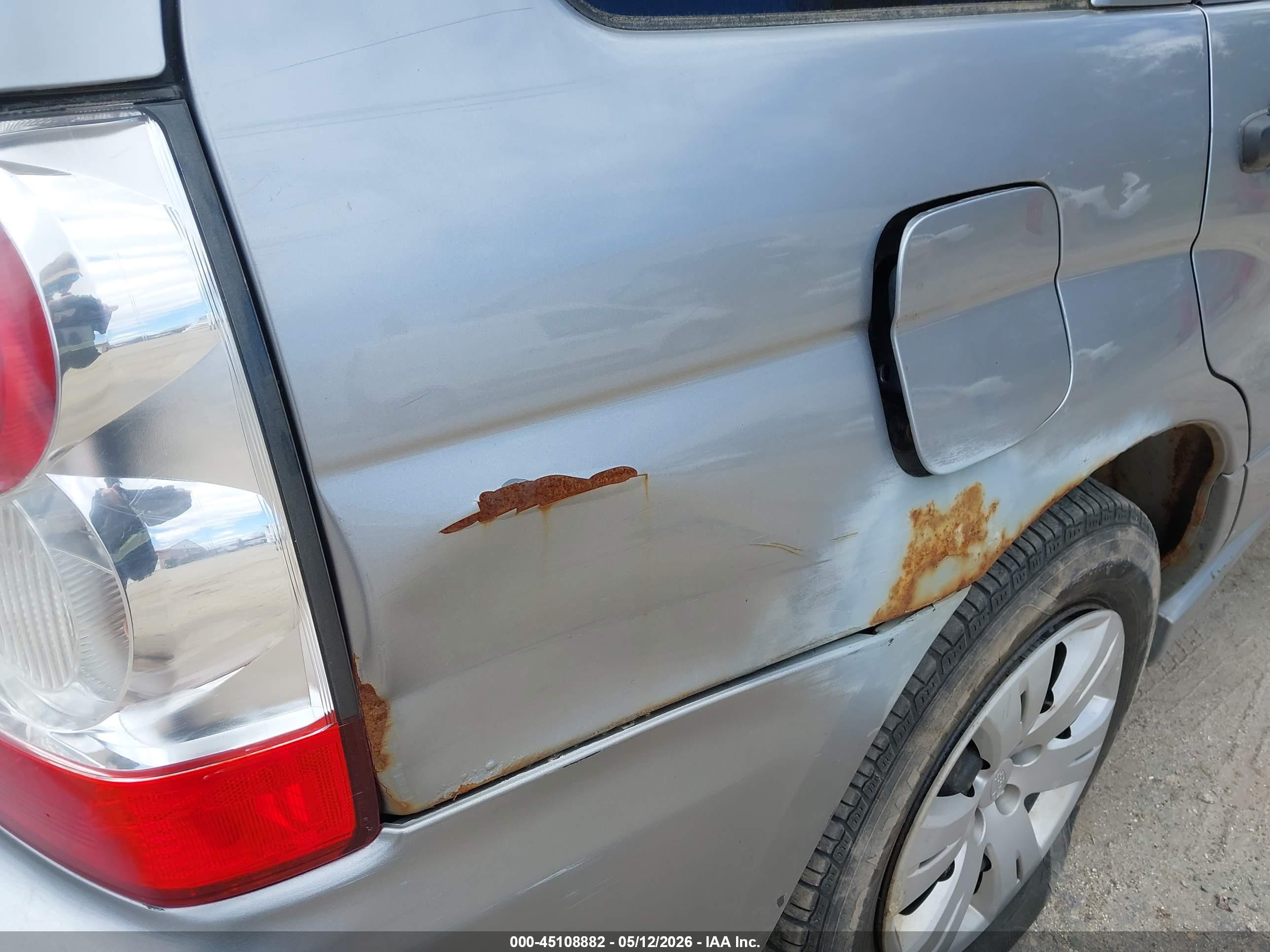 SUBARU FORESTER image 6