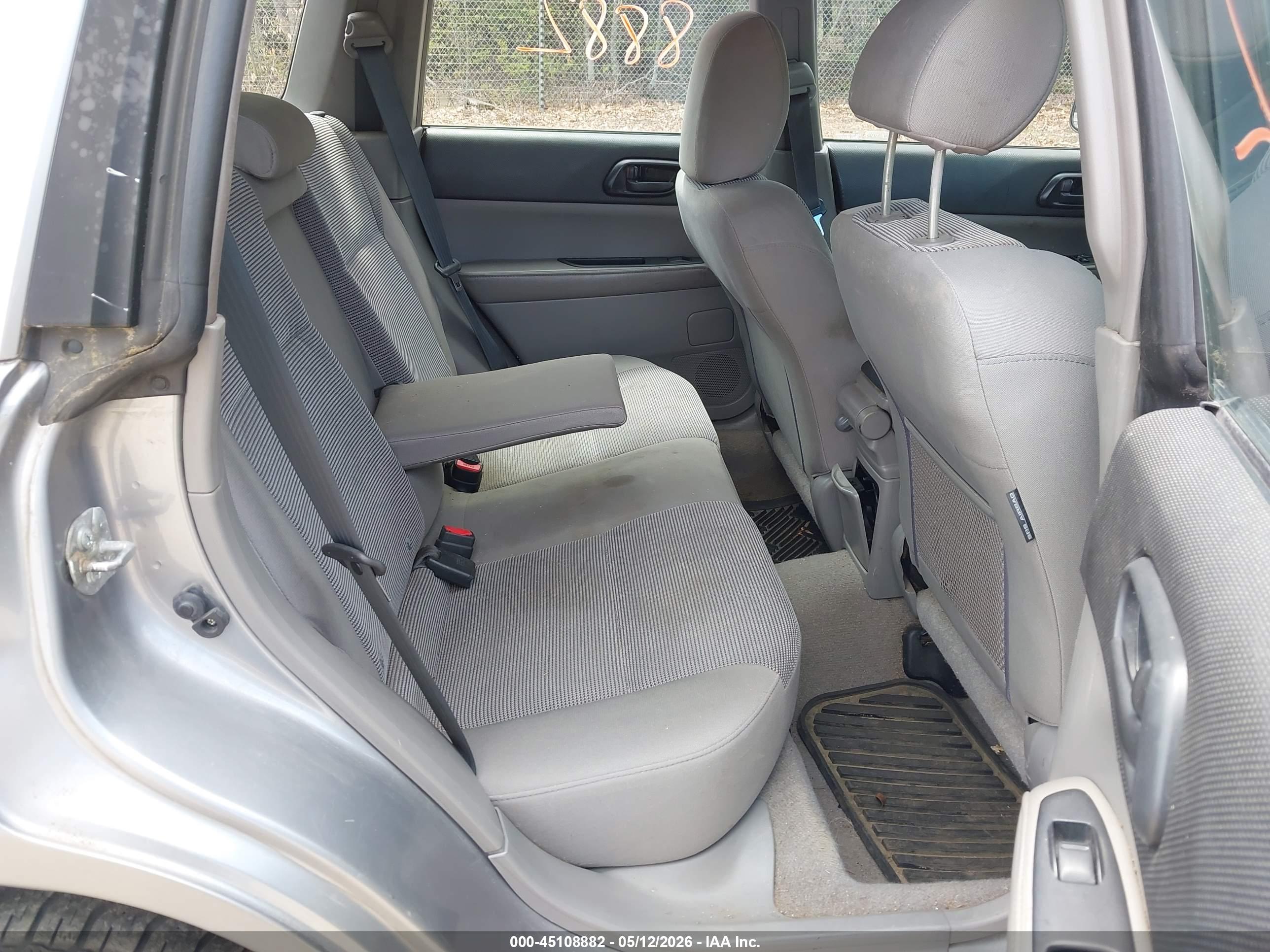 SUBARU FORESTER image 8