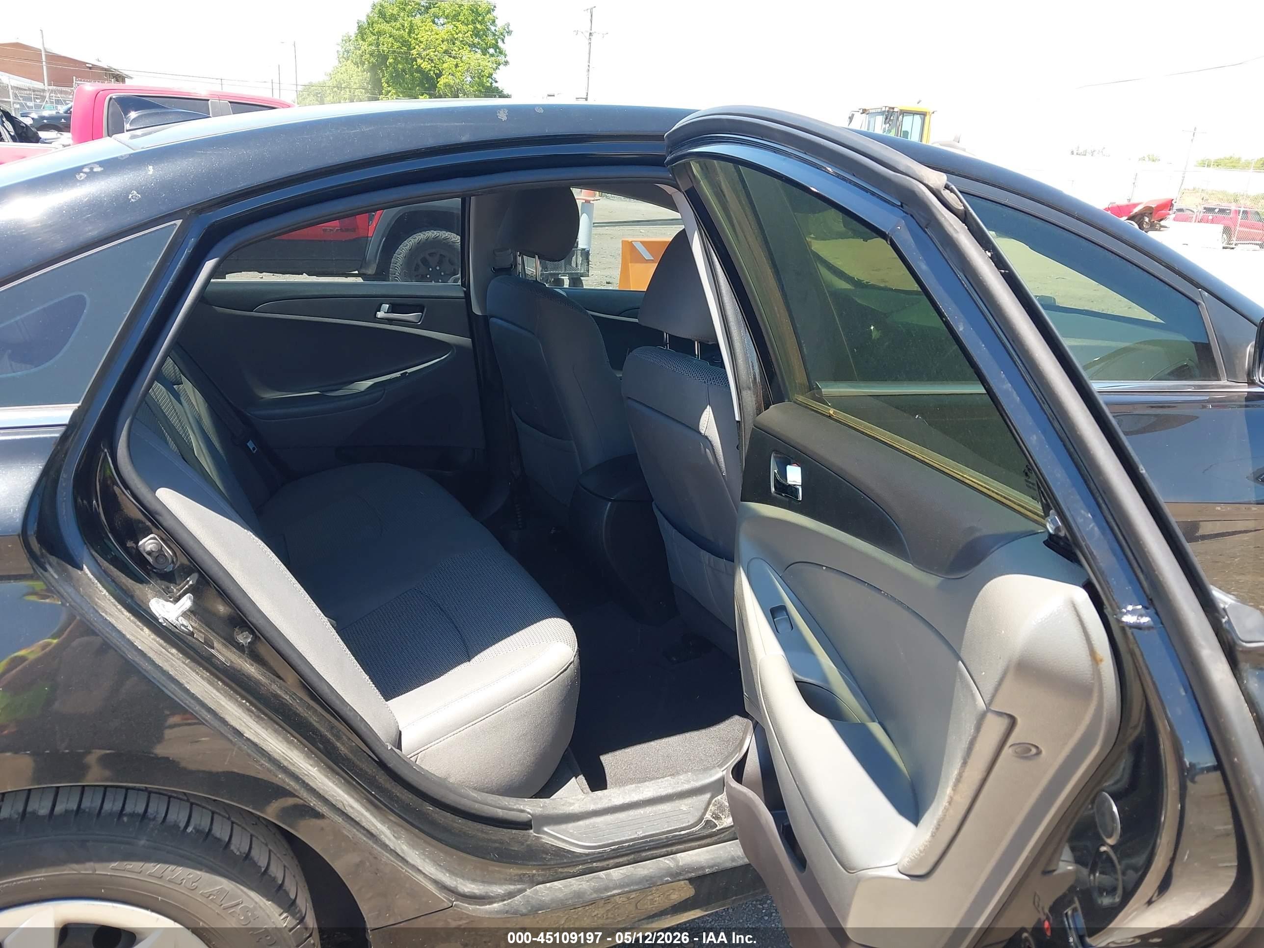 HYUNDAI SONATA image 8