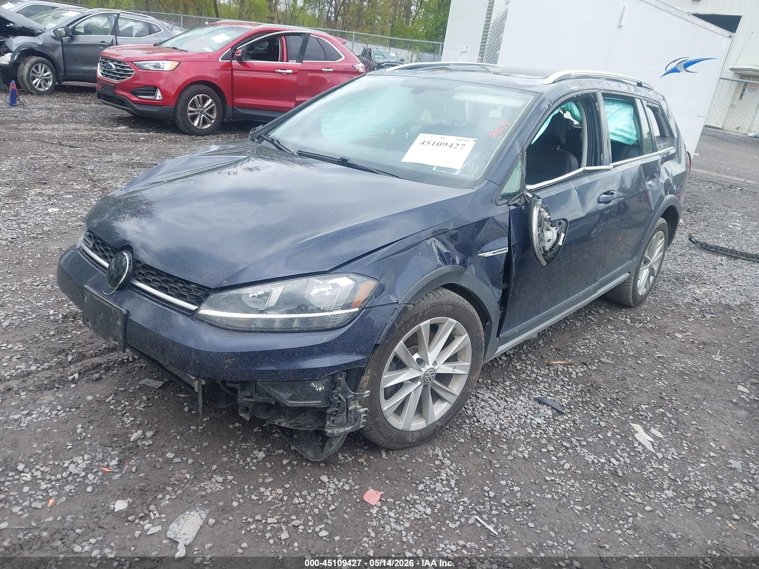 VOLKSWAGEN GOLF image 2
