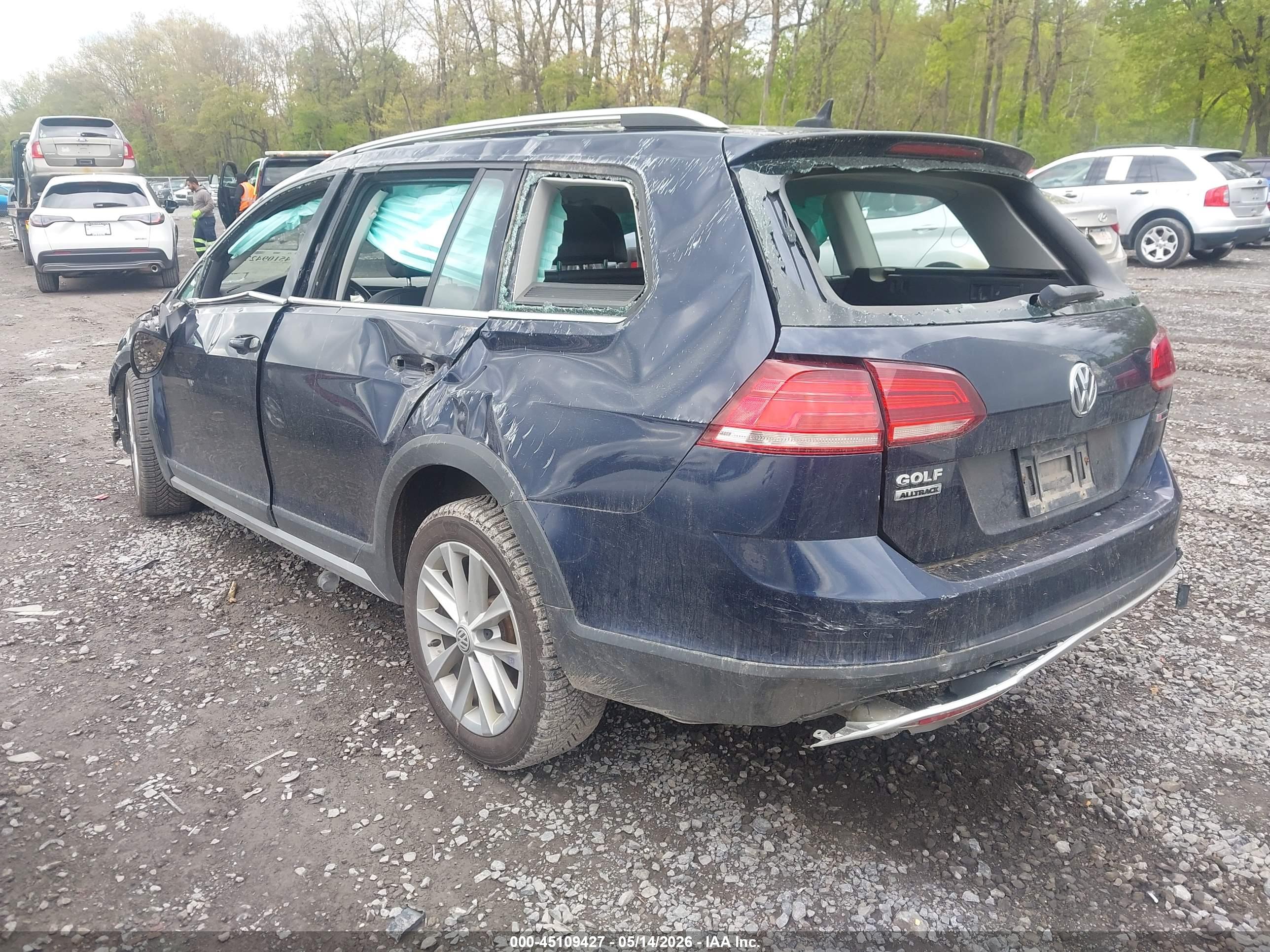 VOLKSWAGEN GOLF image 3