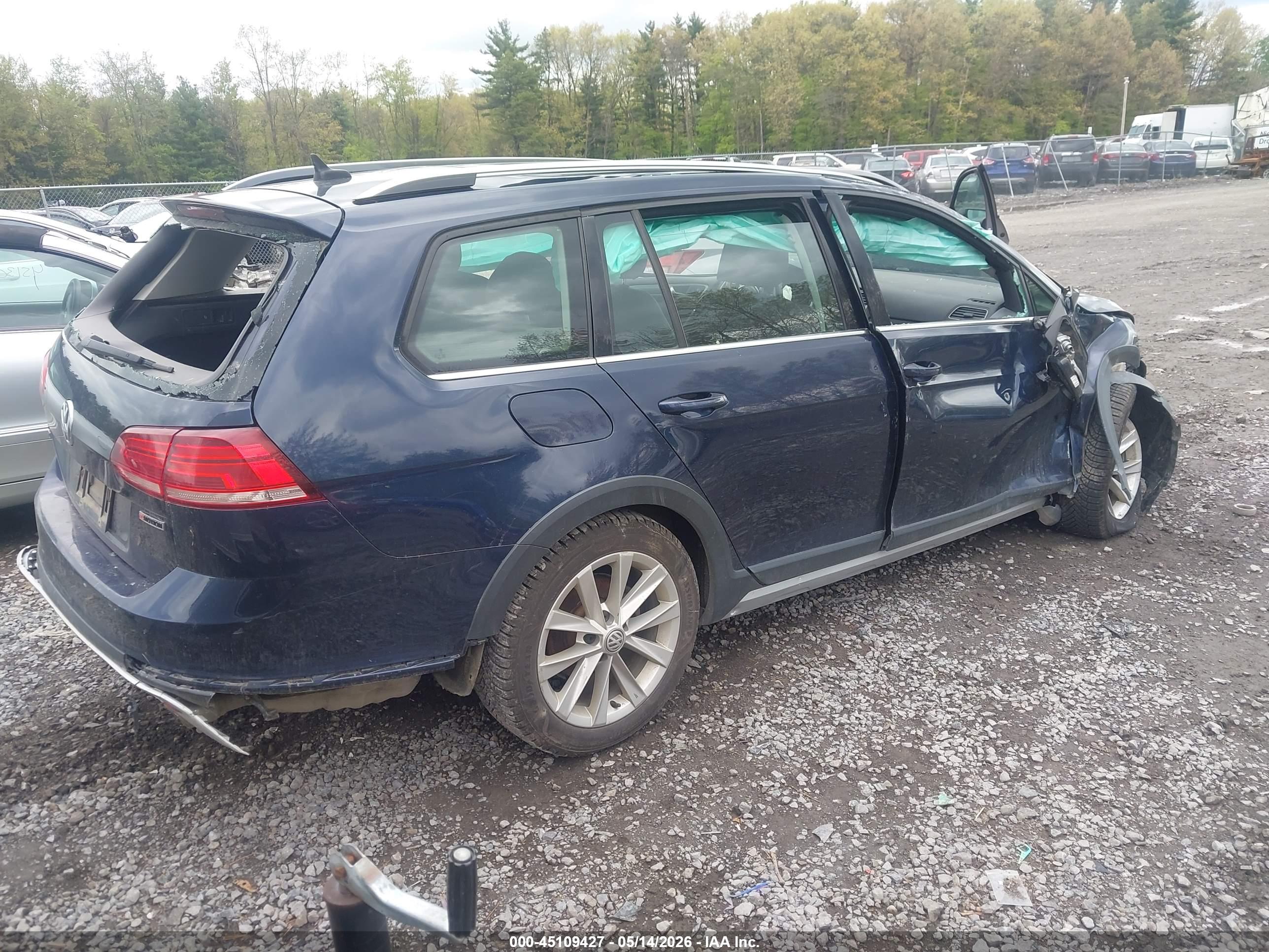 VOLKSWAGEN GOLF image 4