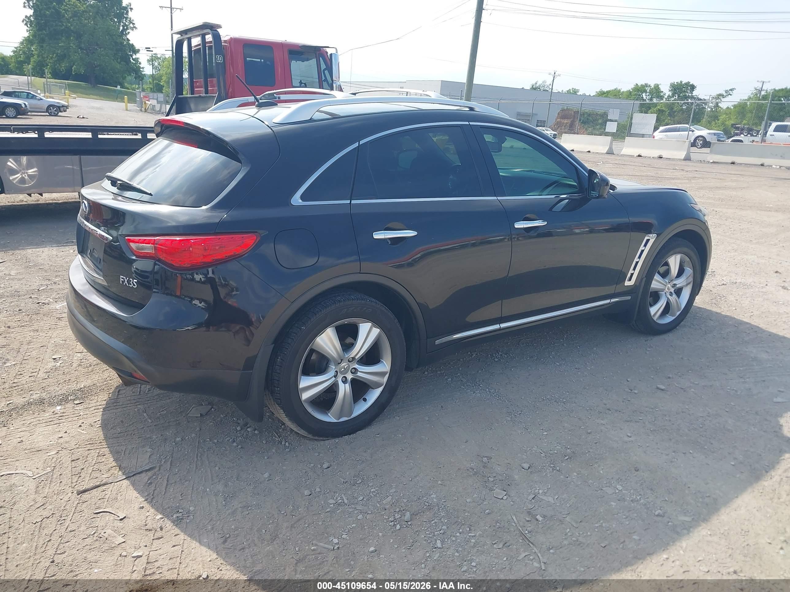 INFINITI FX35 image 4