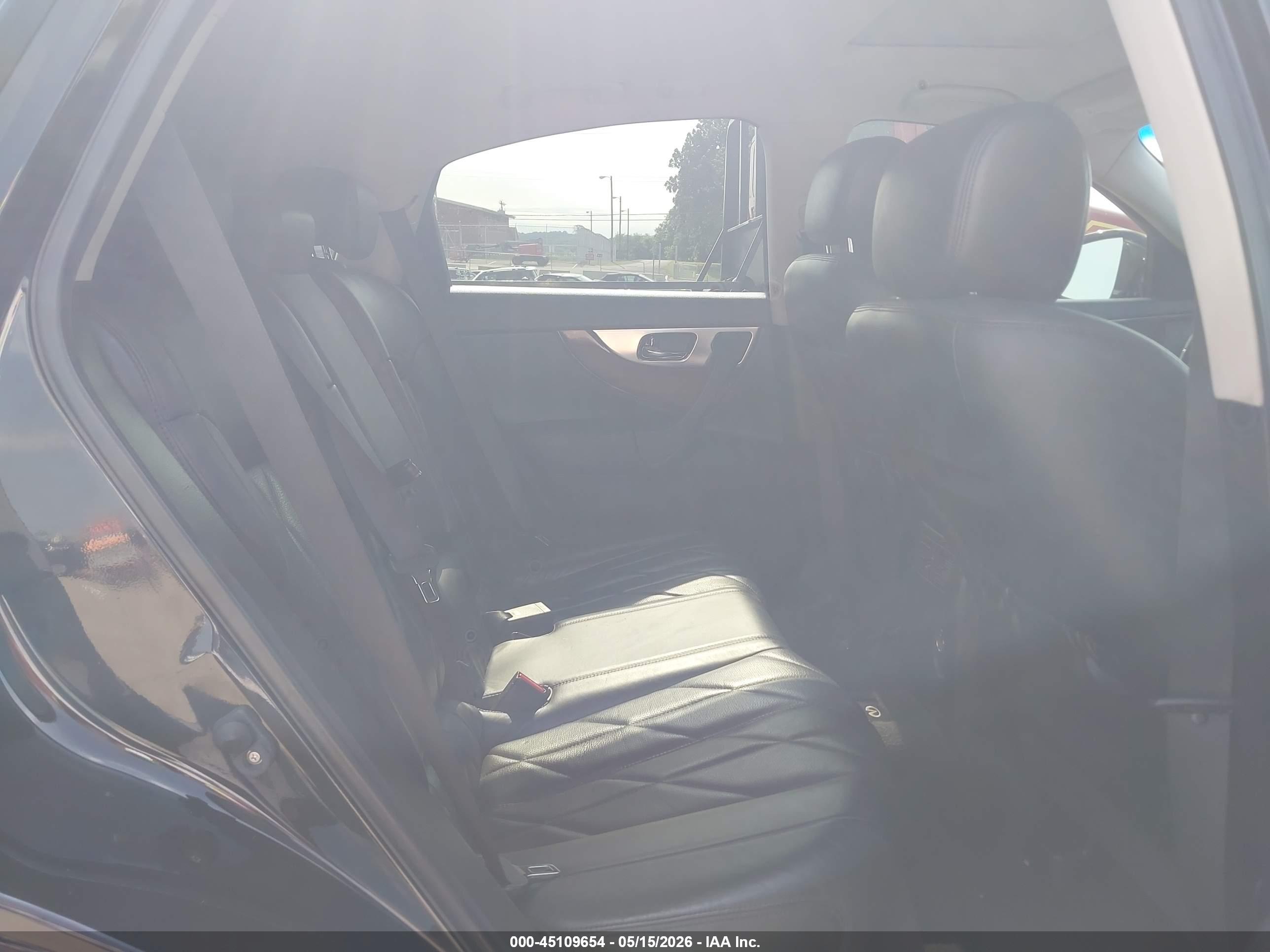 INFINITI FX35 image 8