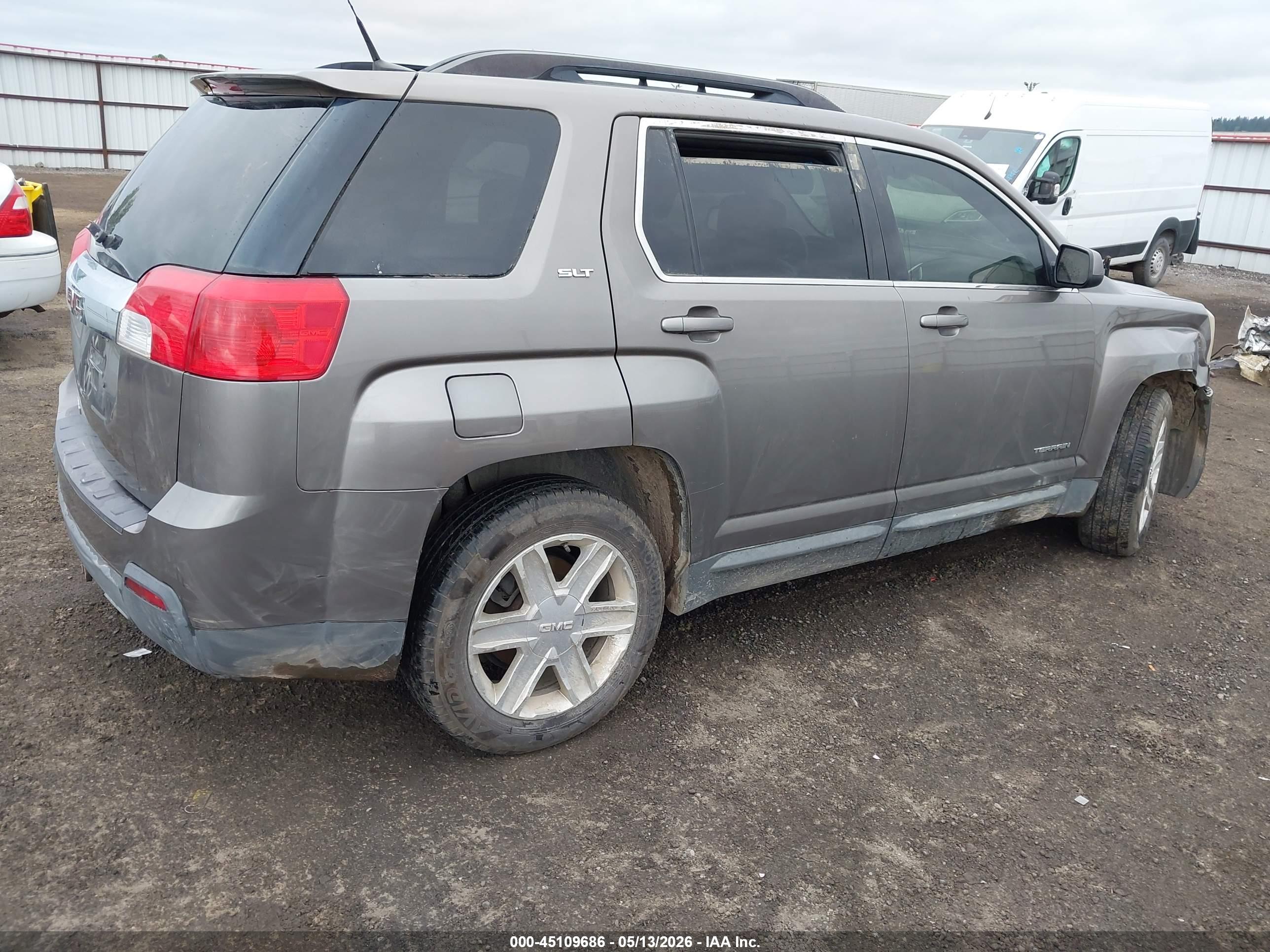 GMC TERRAIN image 4