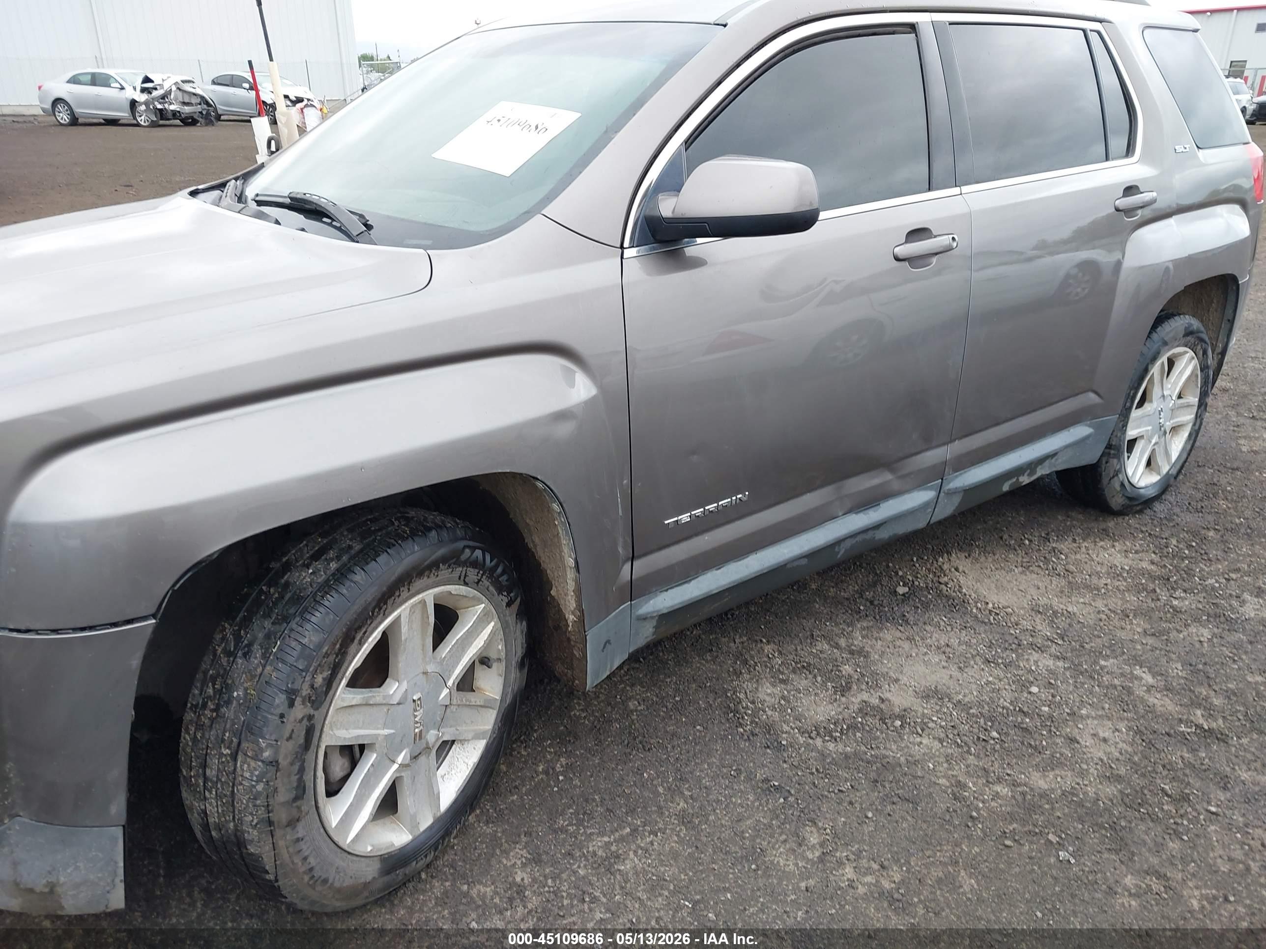 GMC TERRAIN image 6
