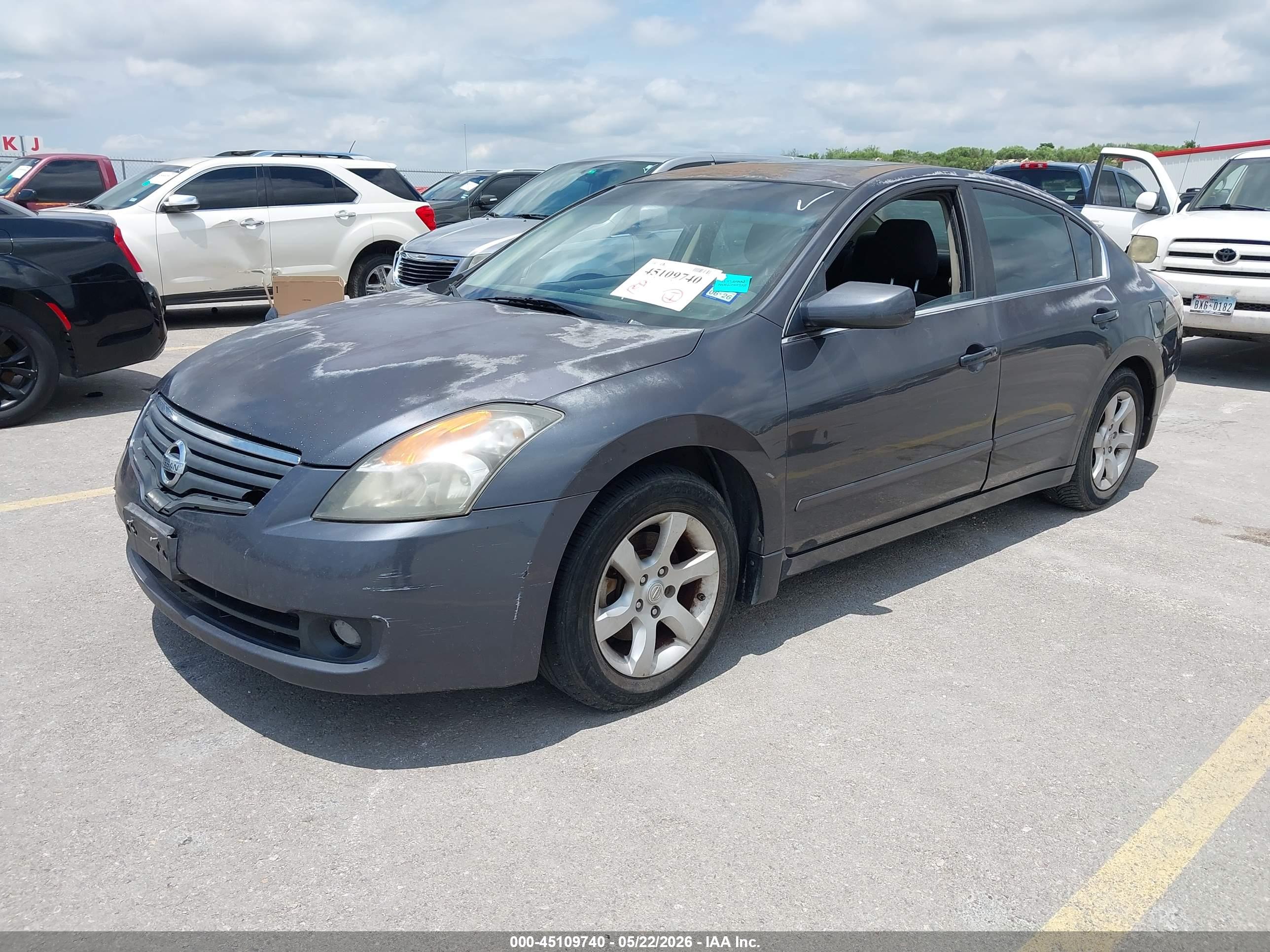 NISSAN ALTIMA image 2