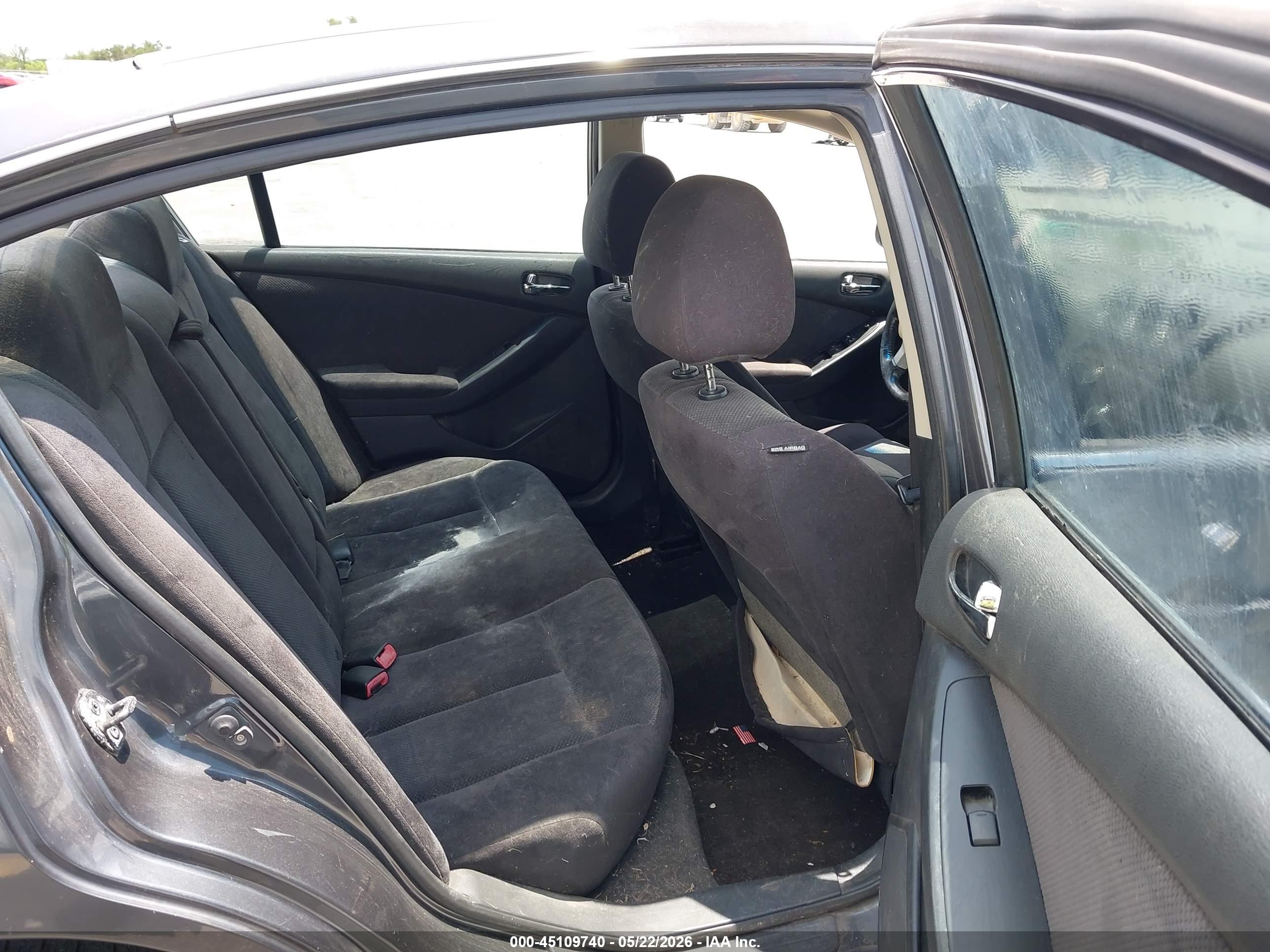 NISSAN ALTIMA image 8