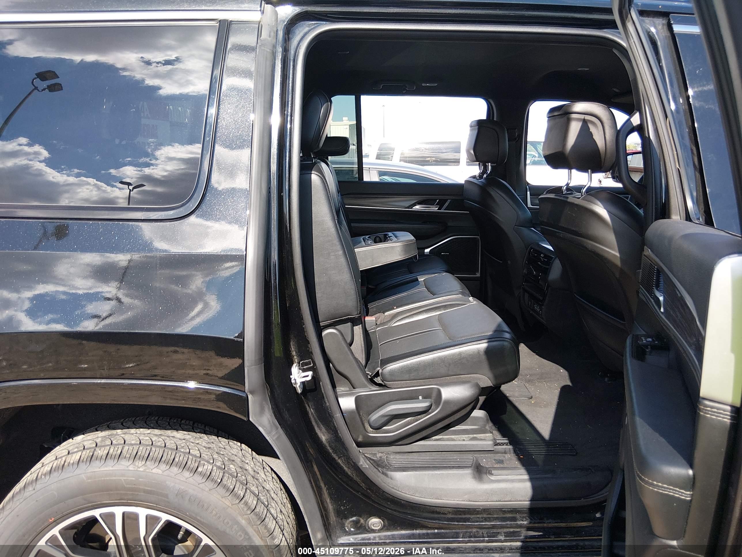 JEEP WAGONEER image 8