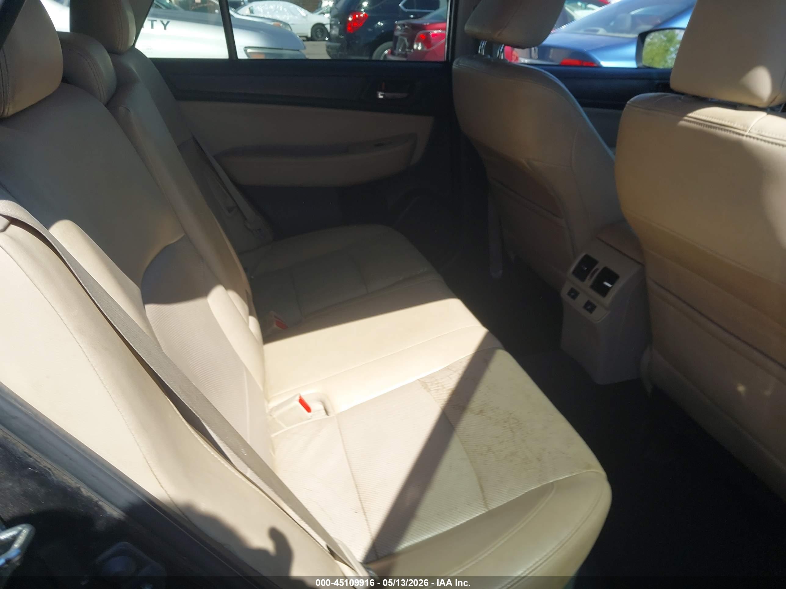 SUBARU OUTBACK image 8