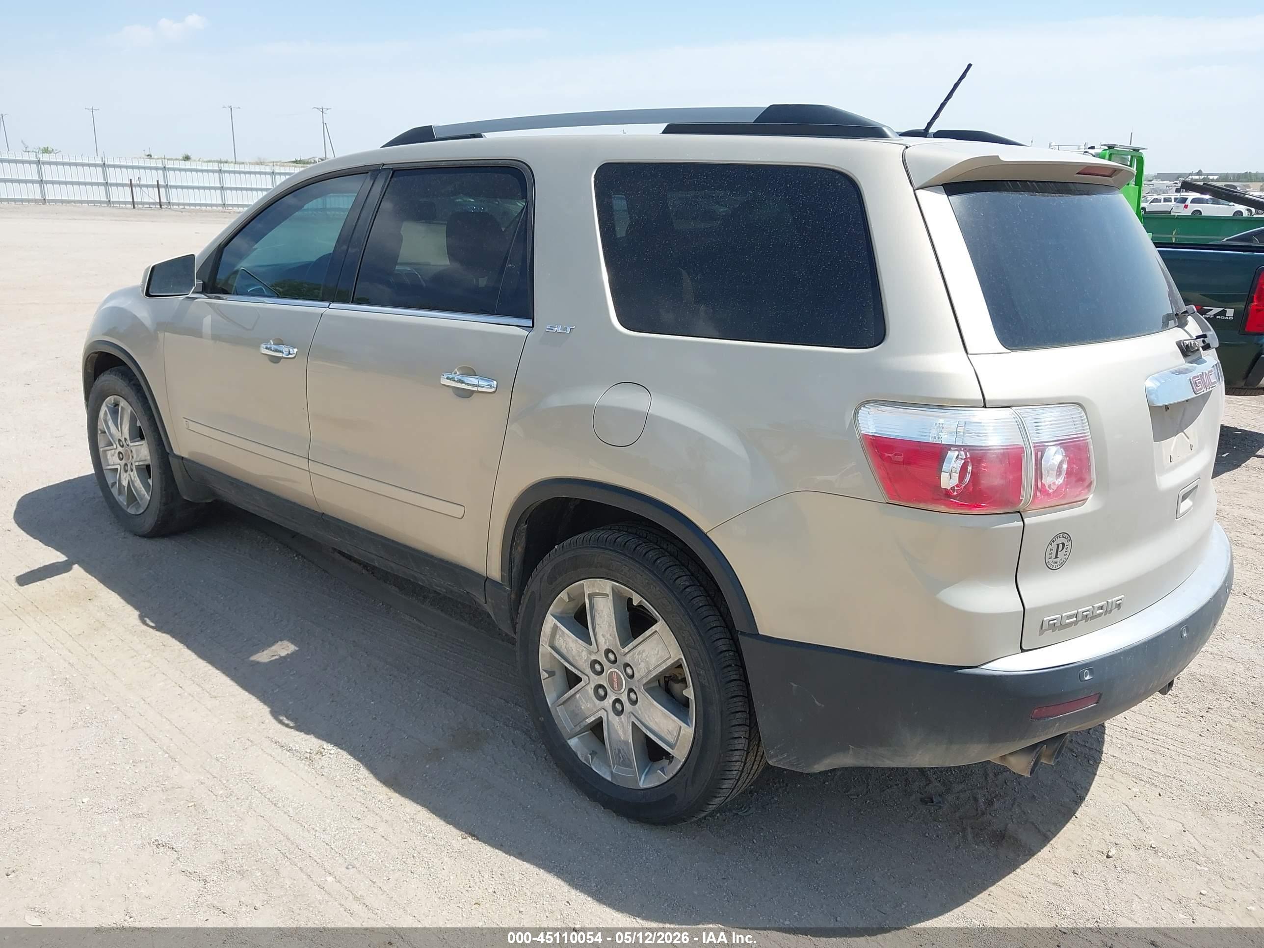 GMC ACADIA image 3