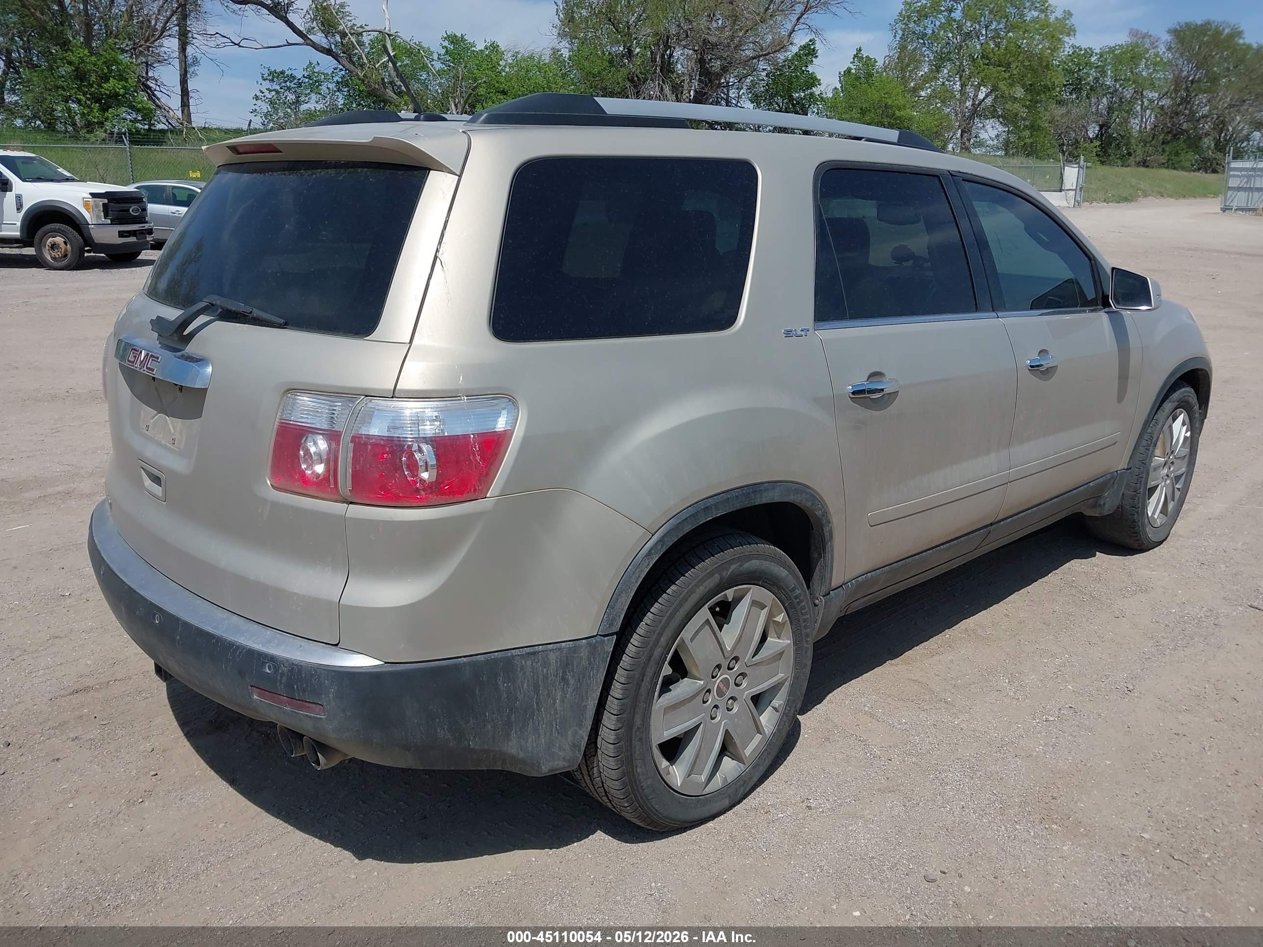 GMC ACADIA image 4