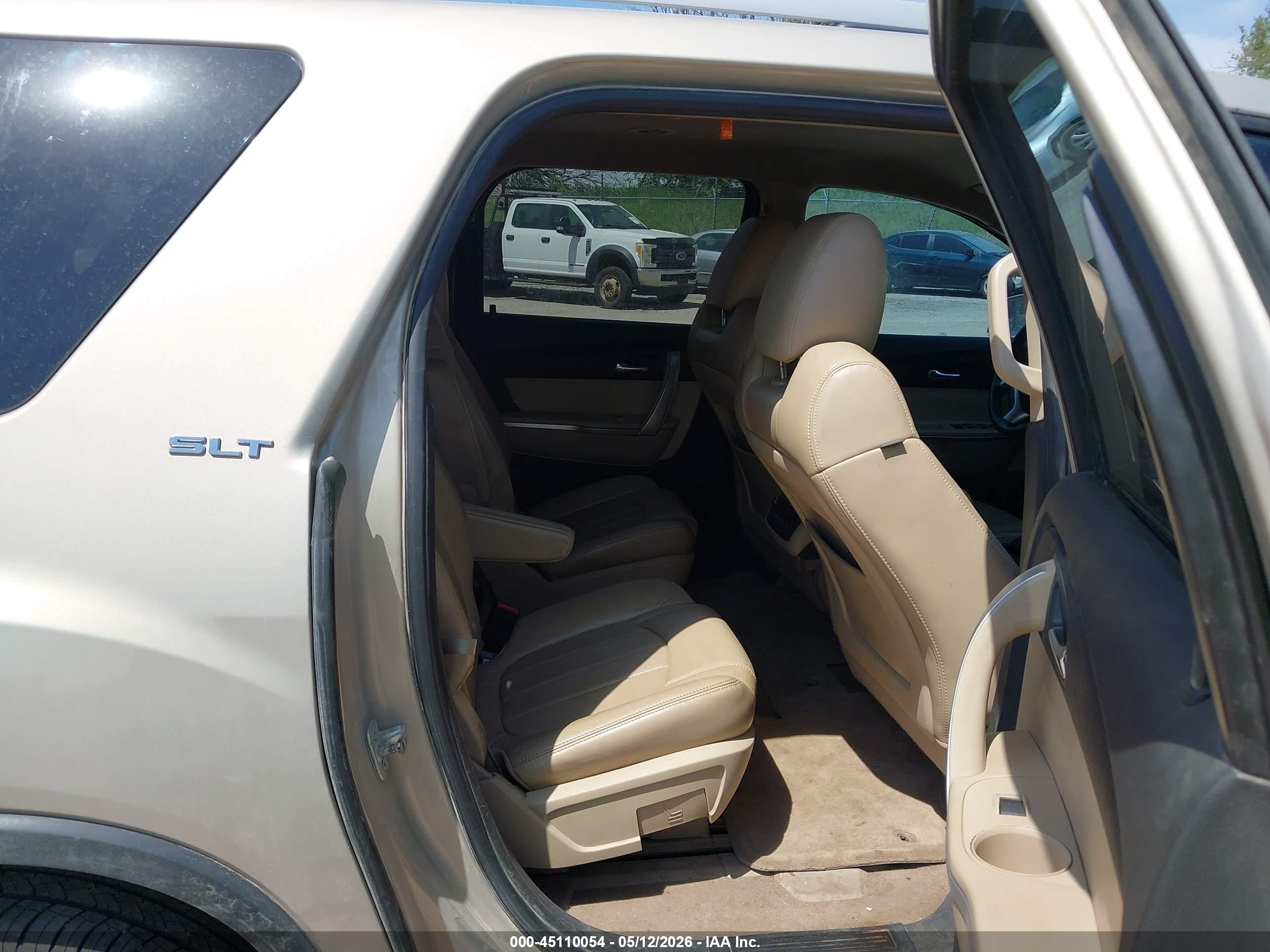 GMC ACADIA image 8