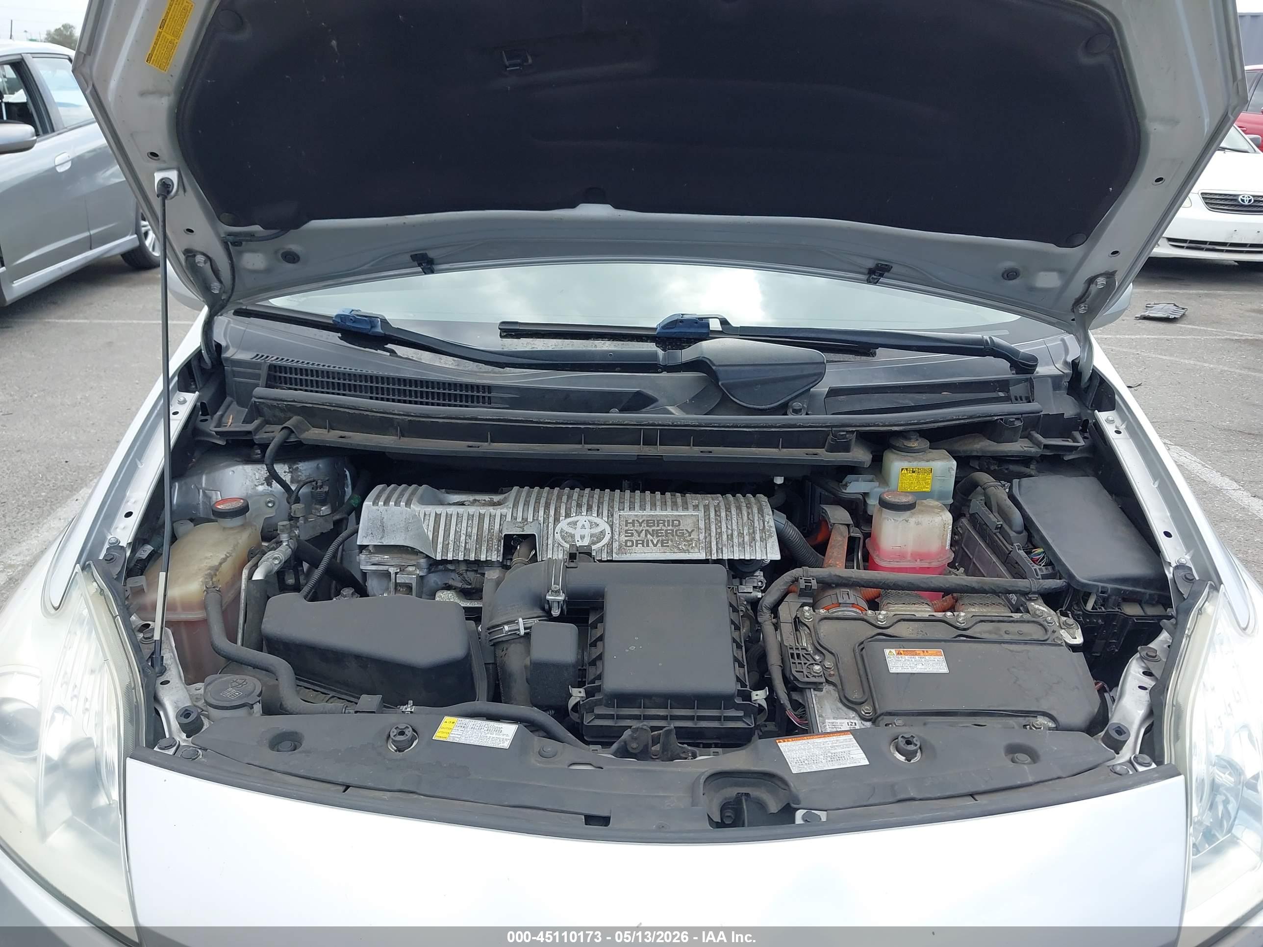 TOYOTA PRIUS image 10