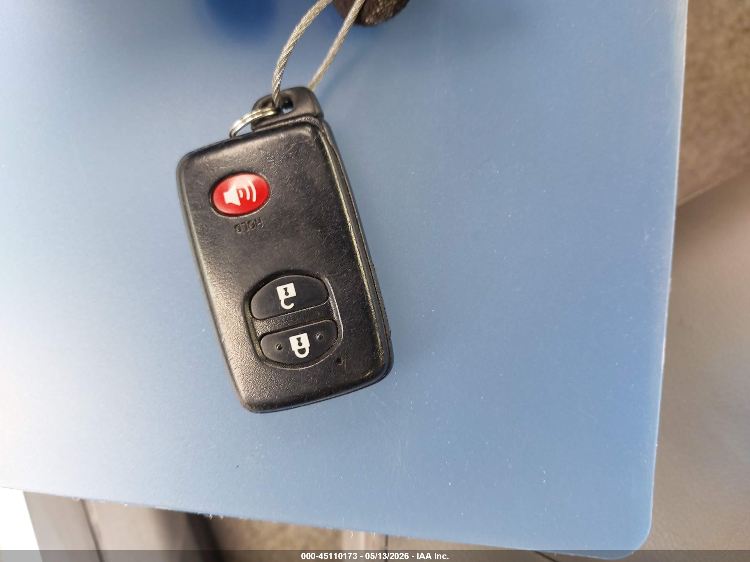 TOYOTA PRIUS image 11