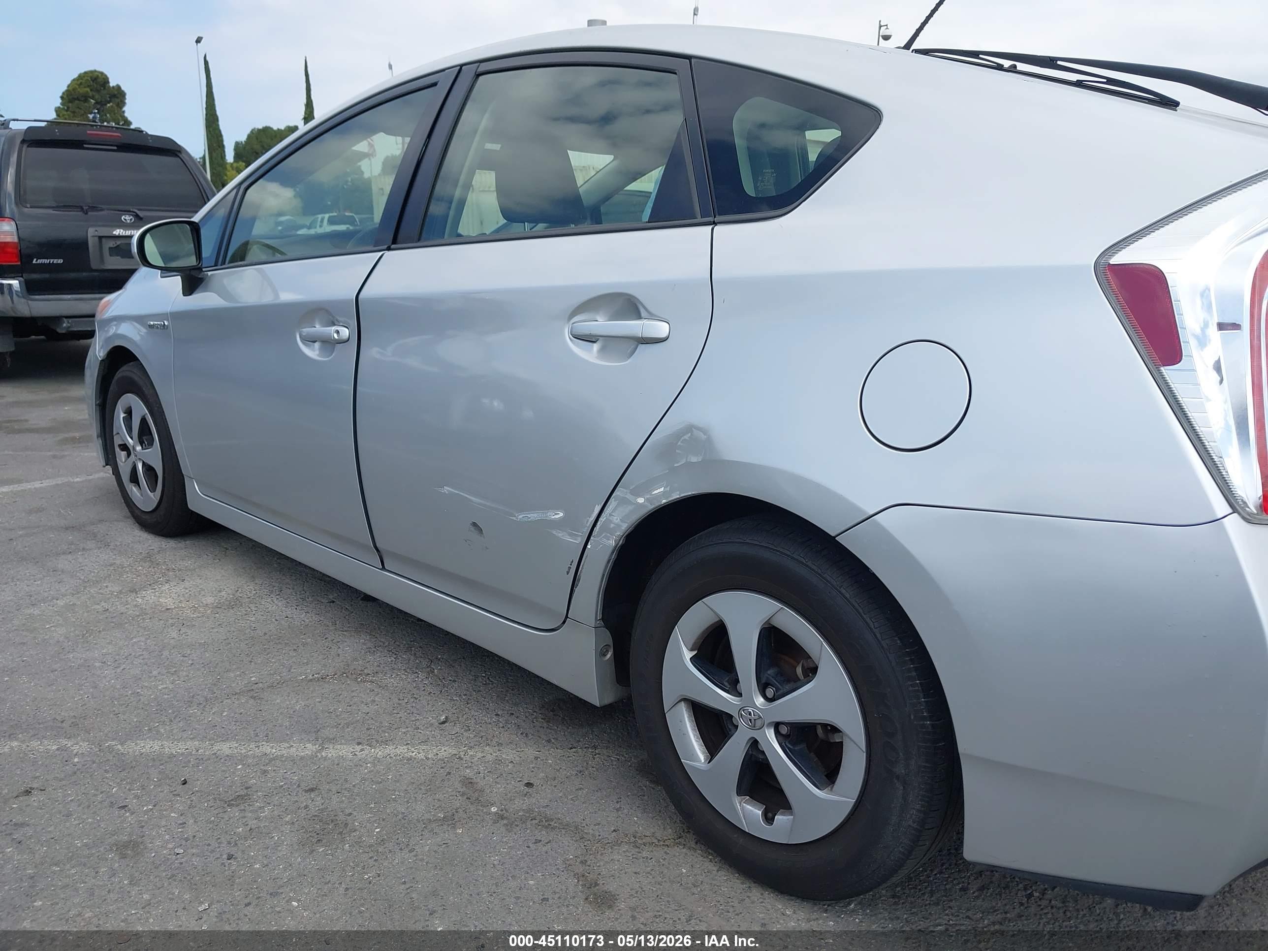 TOYOTA PRIUS image 6