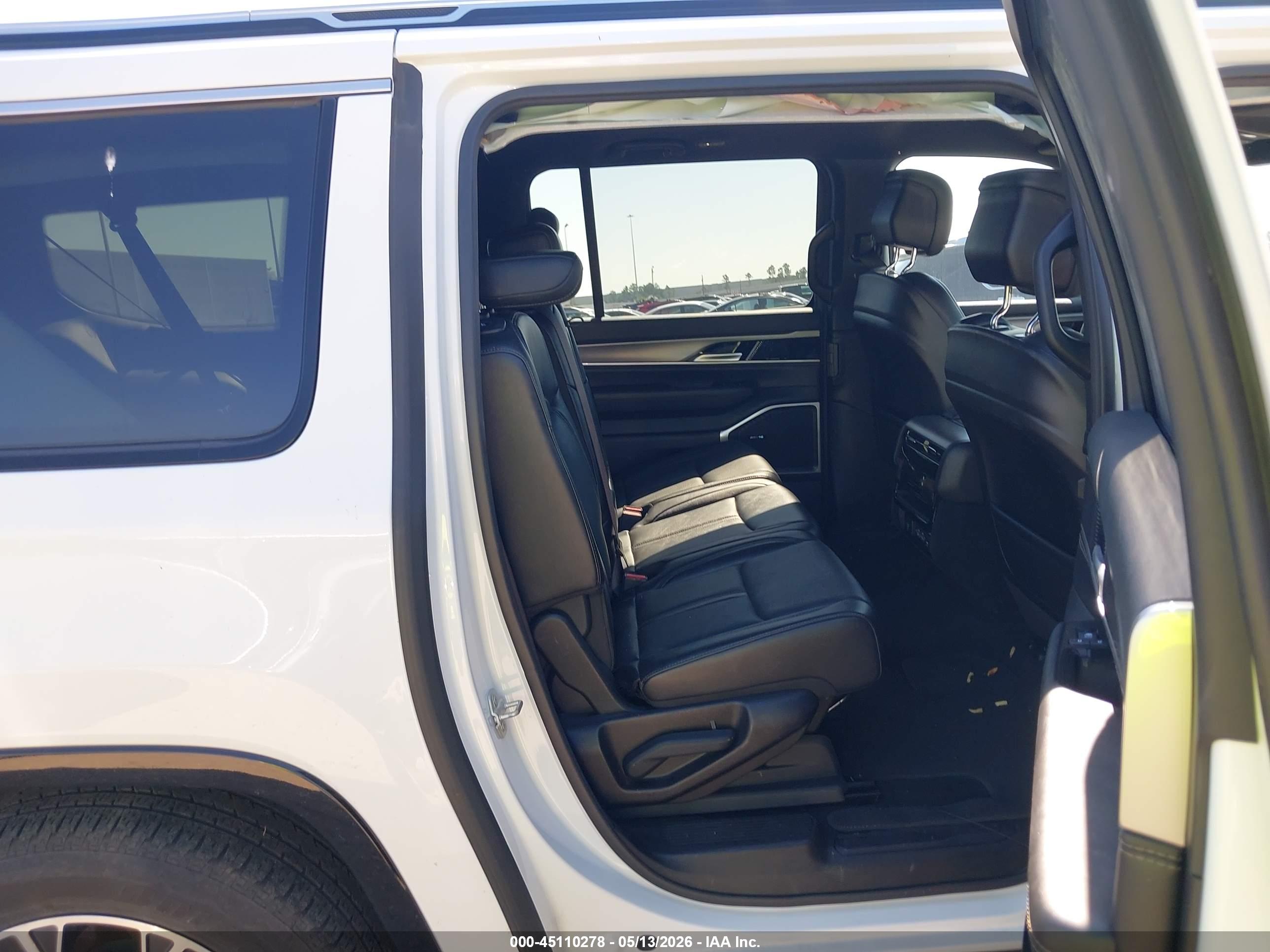 JEEP WAGONEER image 8