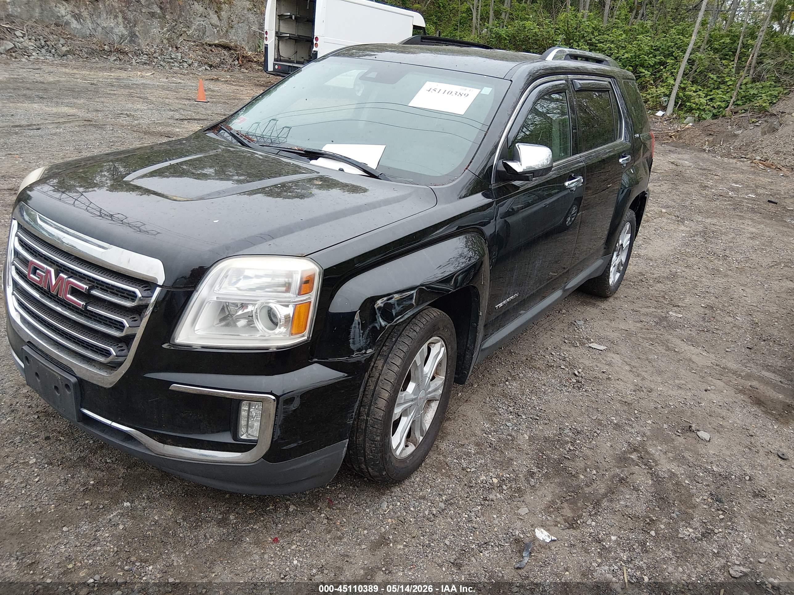 GMC TERRAIN image 2