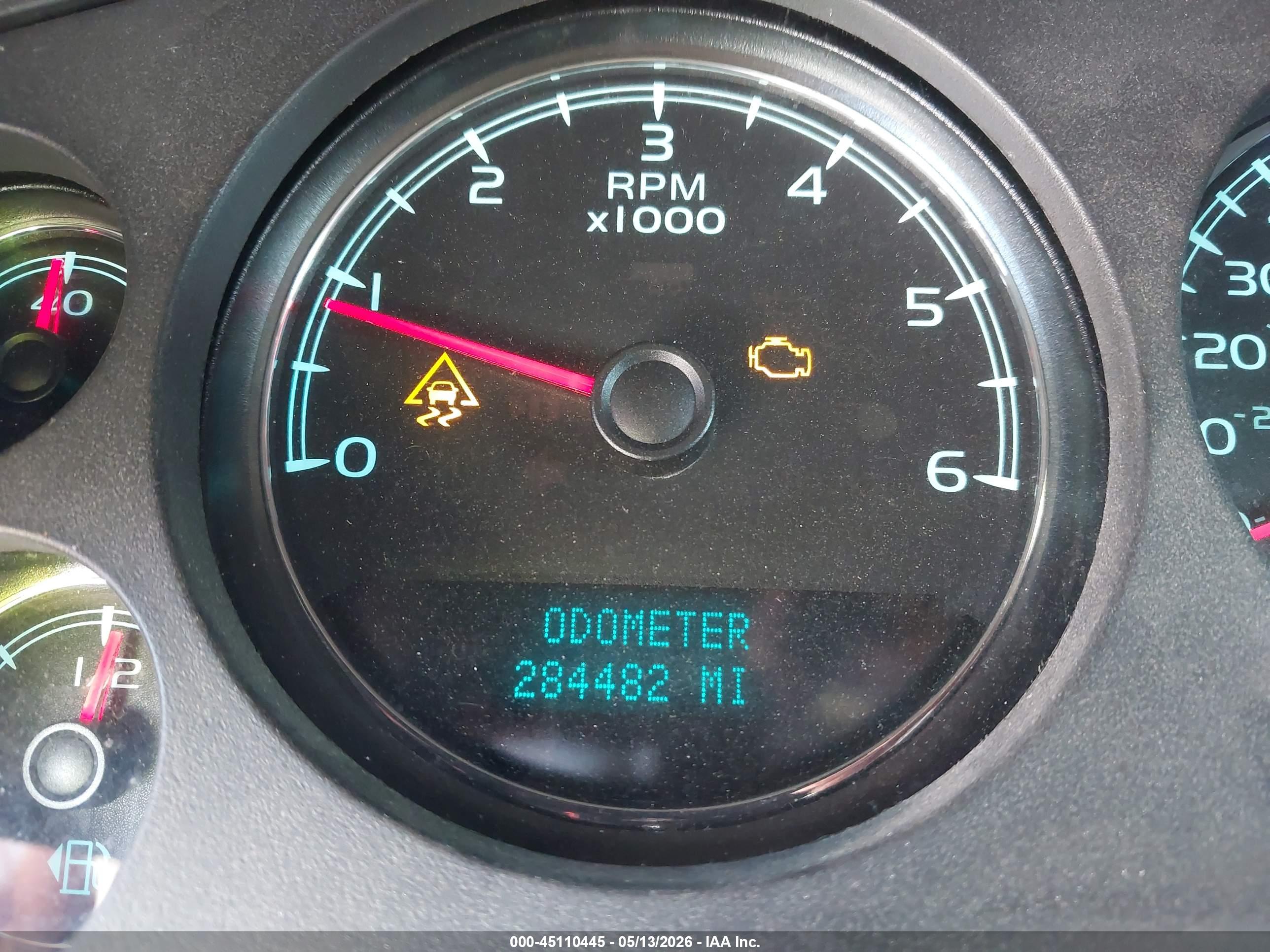 CHEVROLET TAHOE image 7